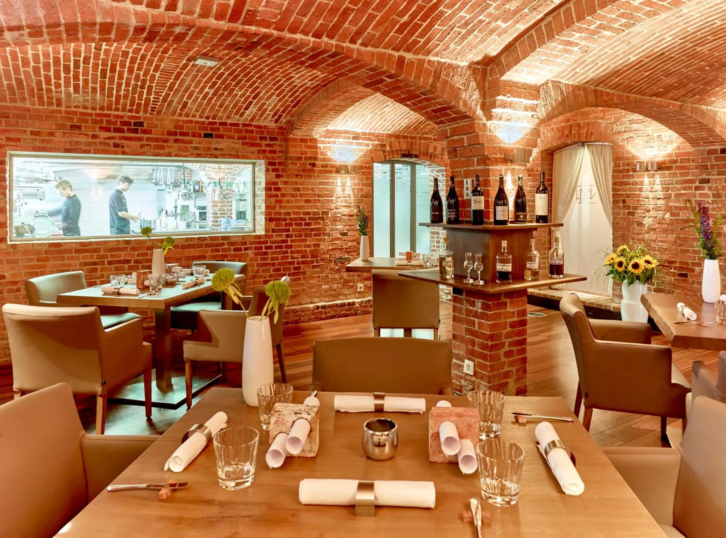 Restaurant/places to eat in Hotel Navigare