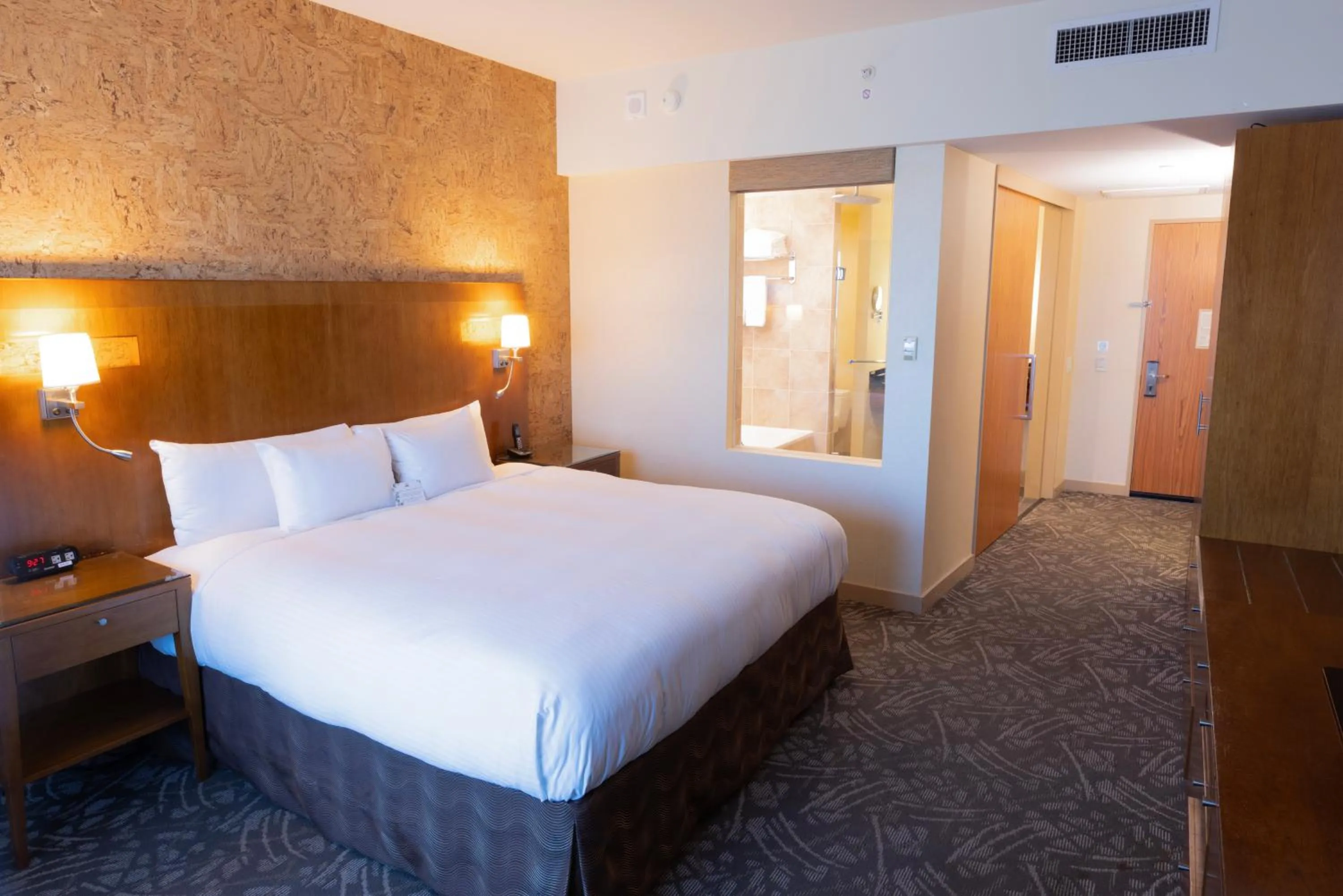 Bedroom, Bed in Miyako Hybrid Hotel Torrance