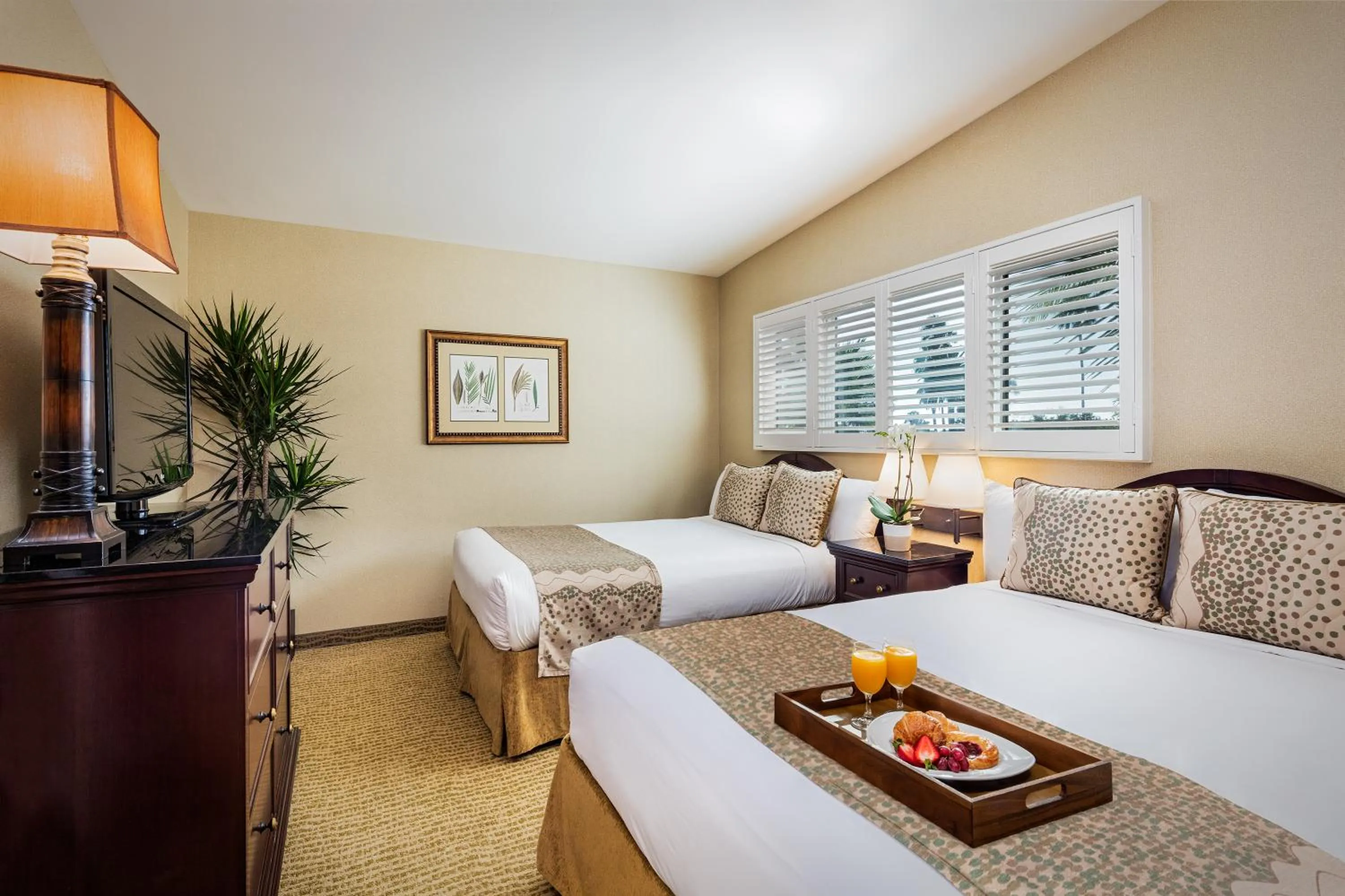 Bedroom, Bed in Bahia Resort Hotel