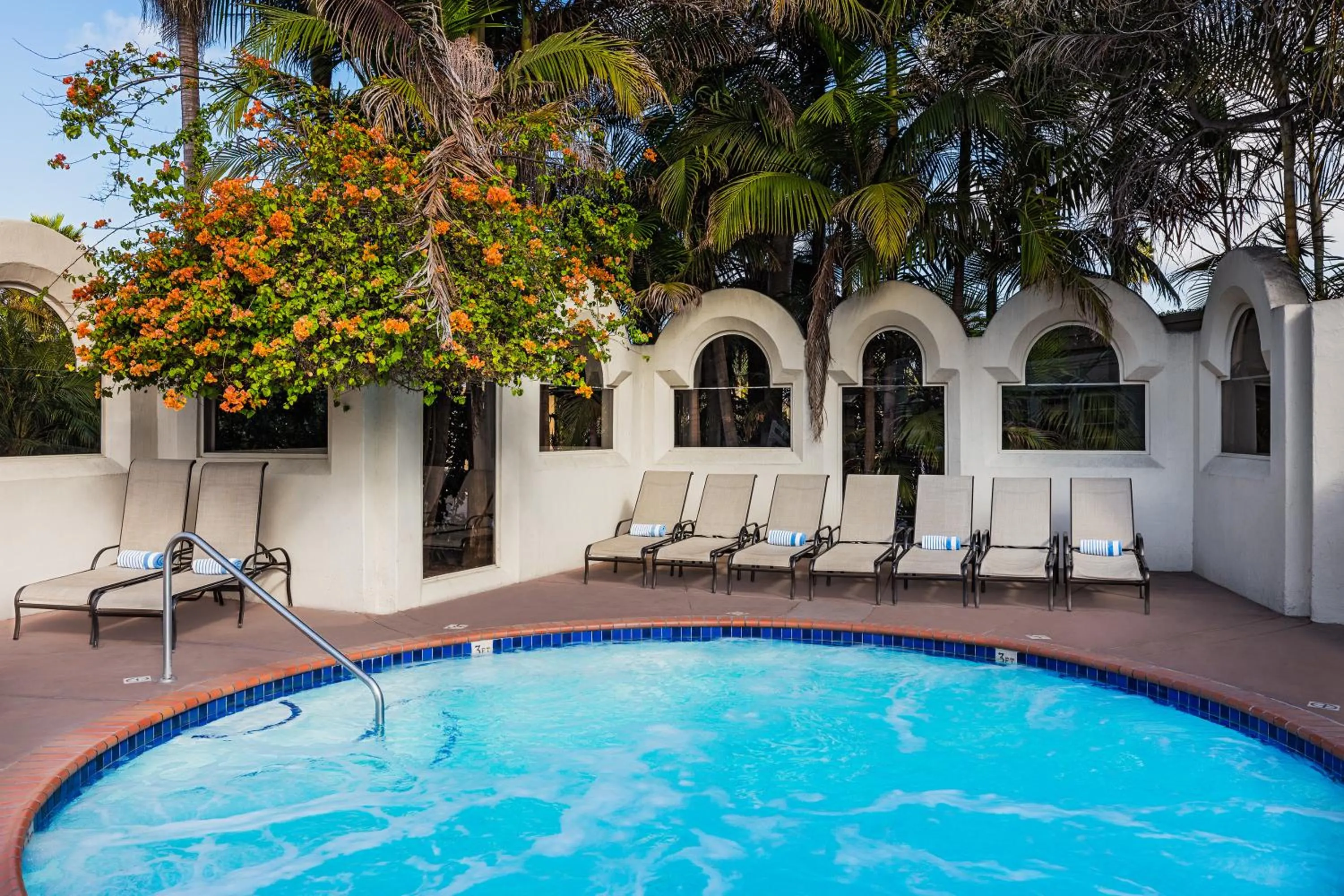 Swimming pool in Bahia Resort Hotel
