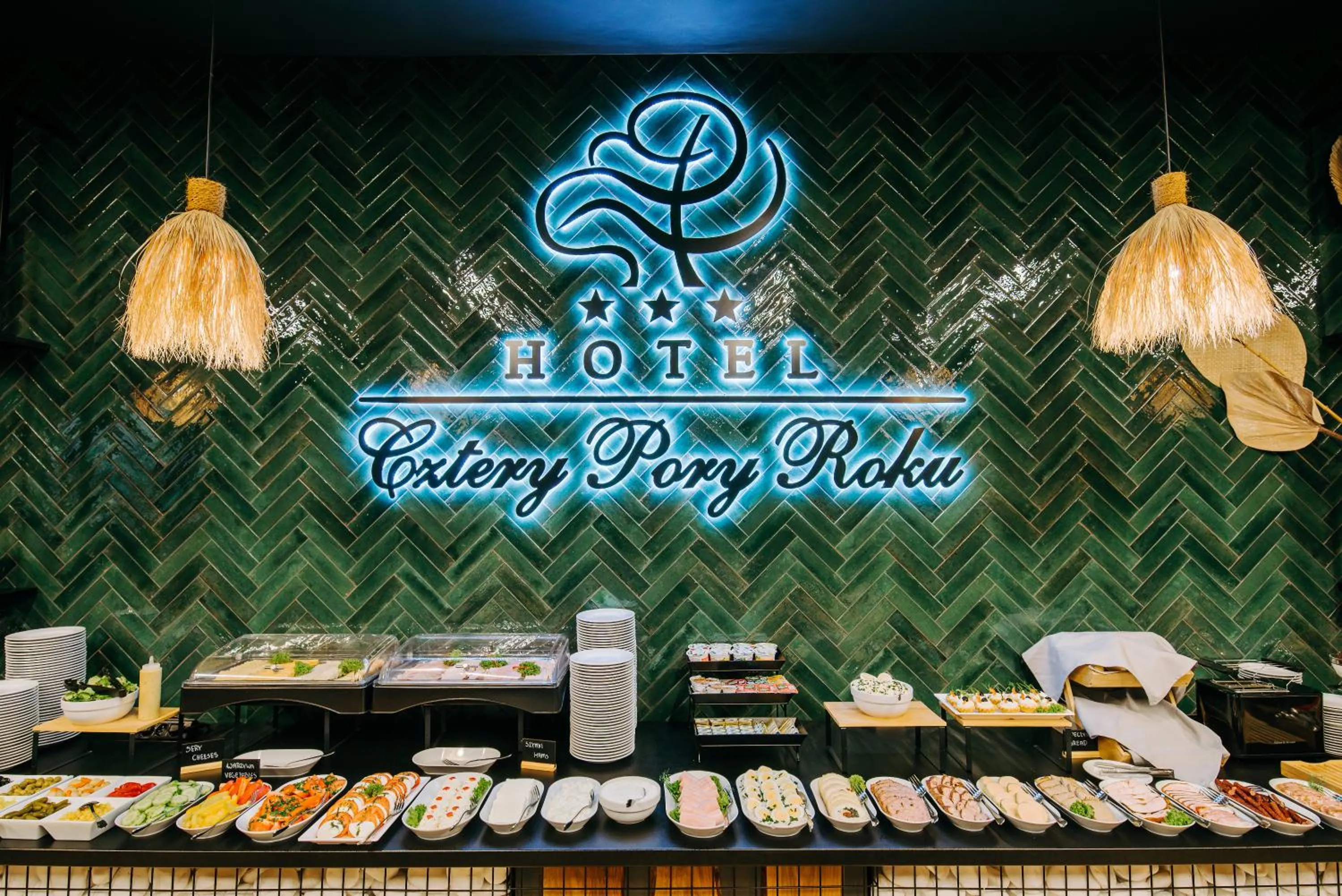 Buffet breakfast in Hotel Cztery Pory Roku