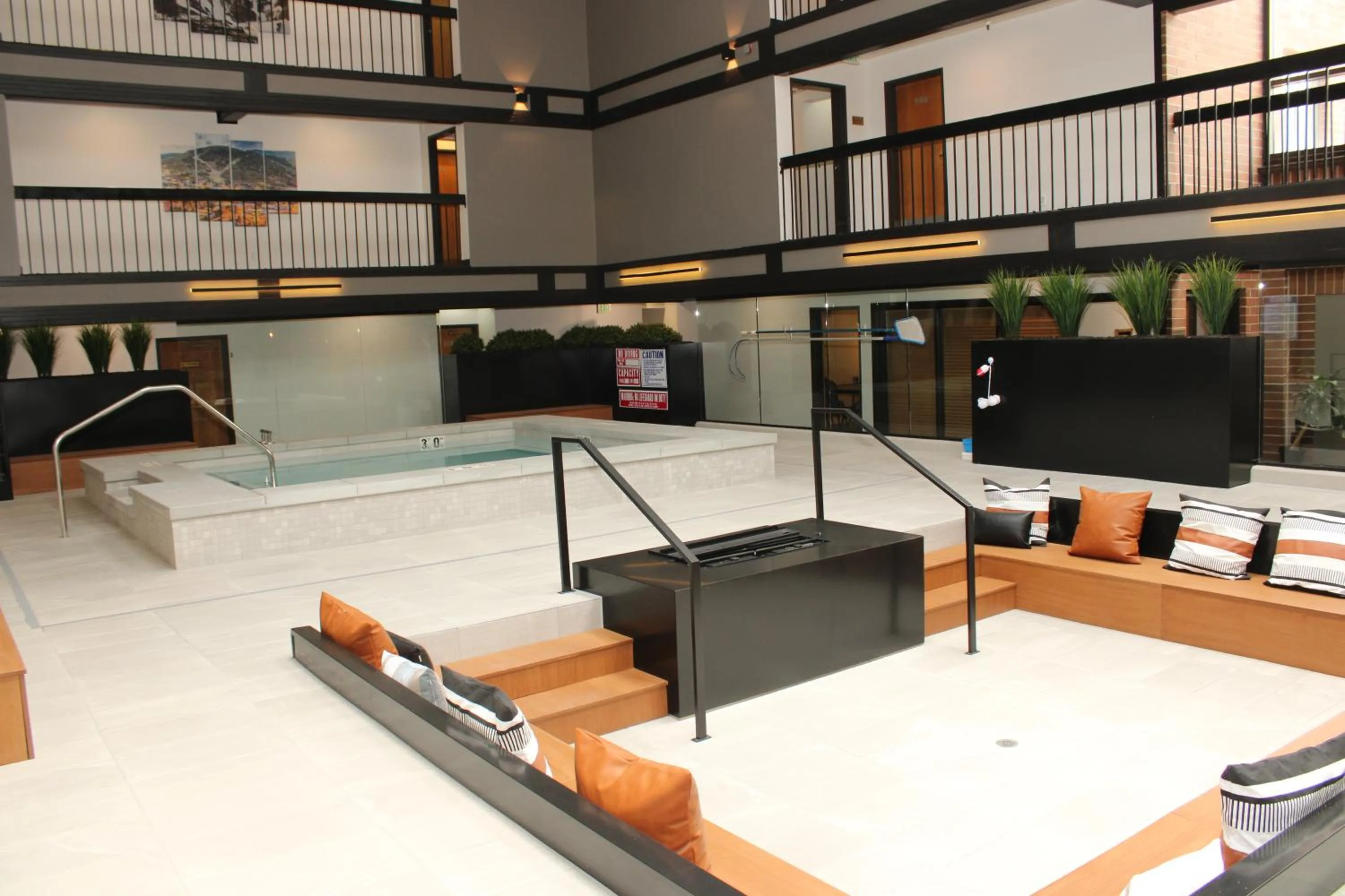 Hot Tub in Park Plaza Resort - Park City, Ascend Collection Hotel