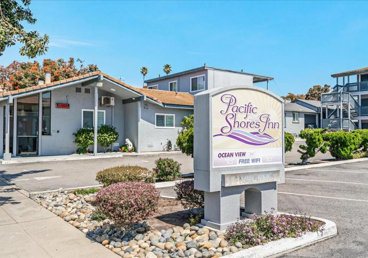 Property building in Pacific Shores Inn - Morro Bay