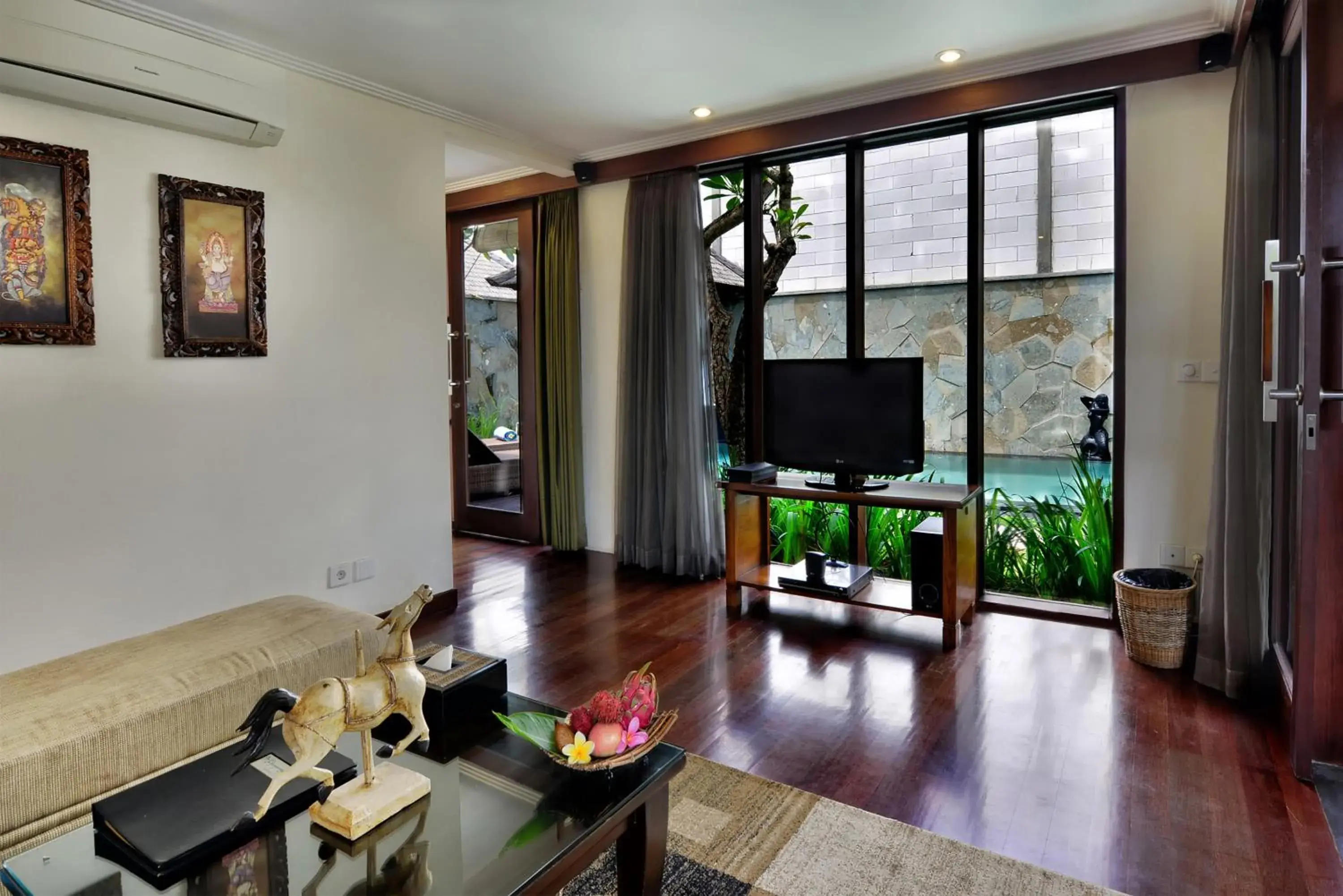 TV and multimedia in The Khayangan Dreams Villa, Seminyak TV and multimedia in The Khayangan Dreams Villa, Seminyak