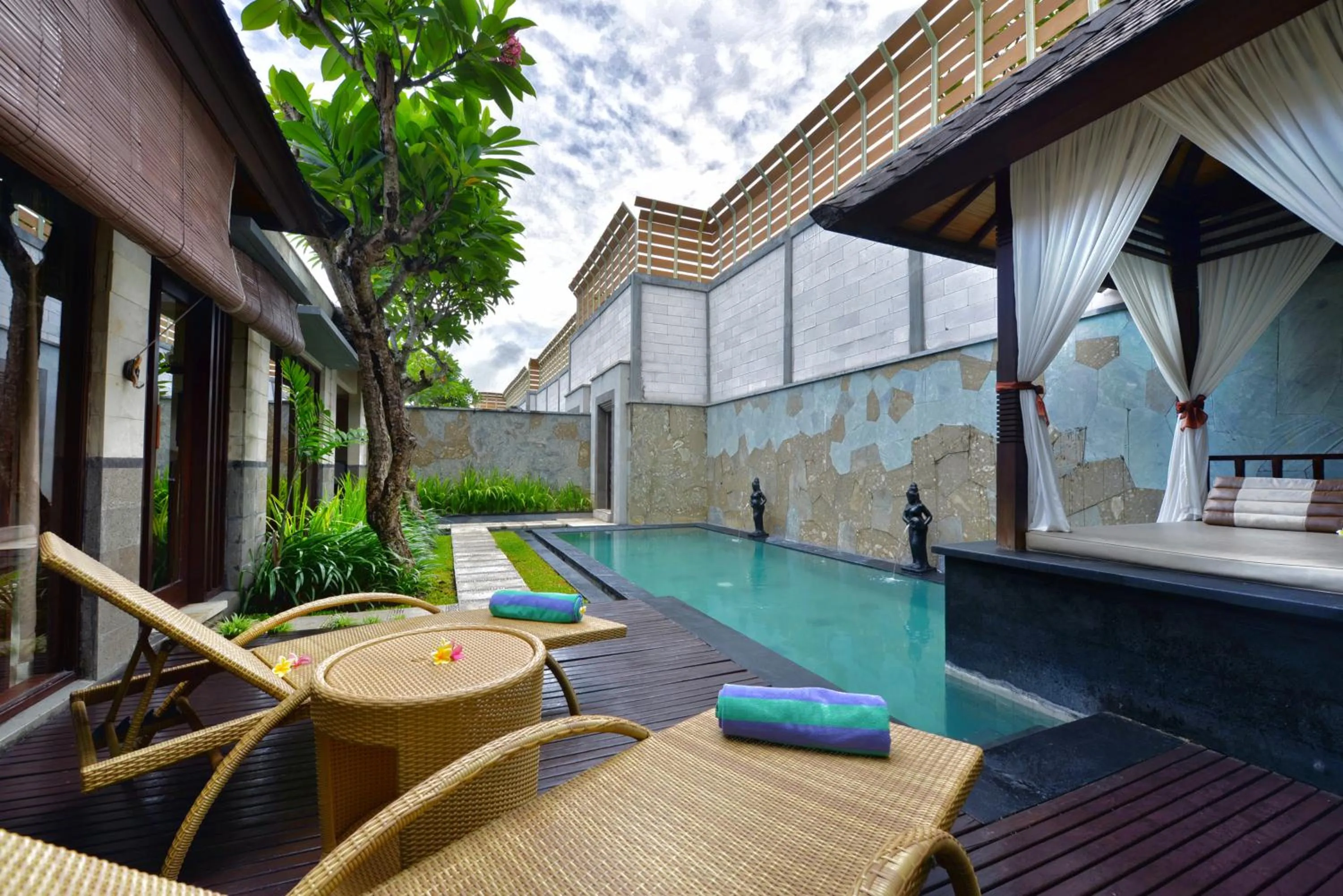Day in The Khayangan Dreams Villa, Seminyak
