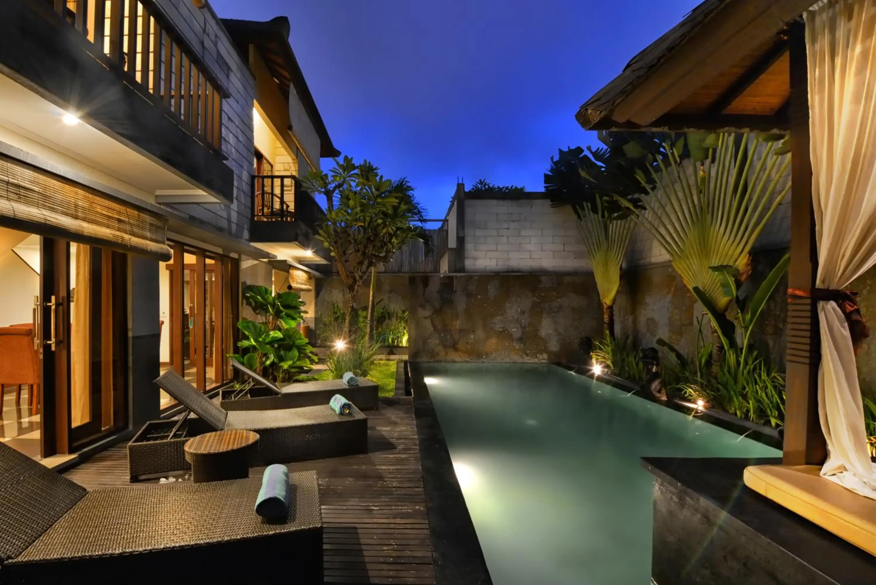 Swimming pool in The Khayangan Dreams Villa, Seminyak