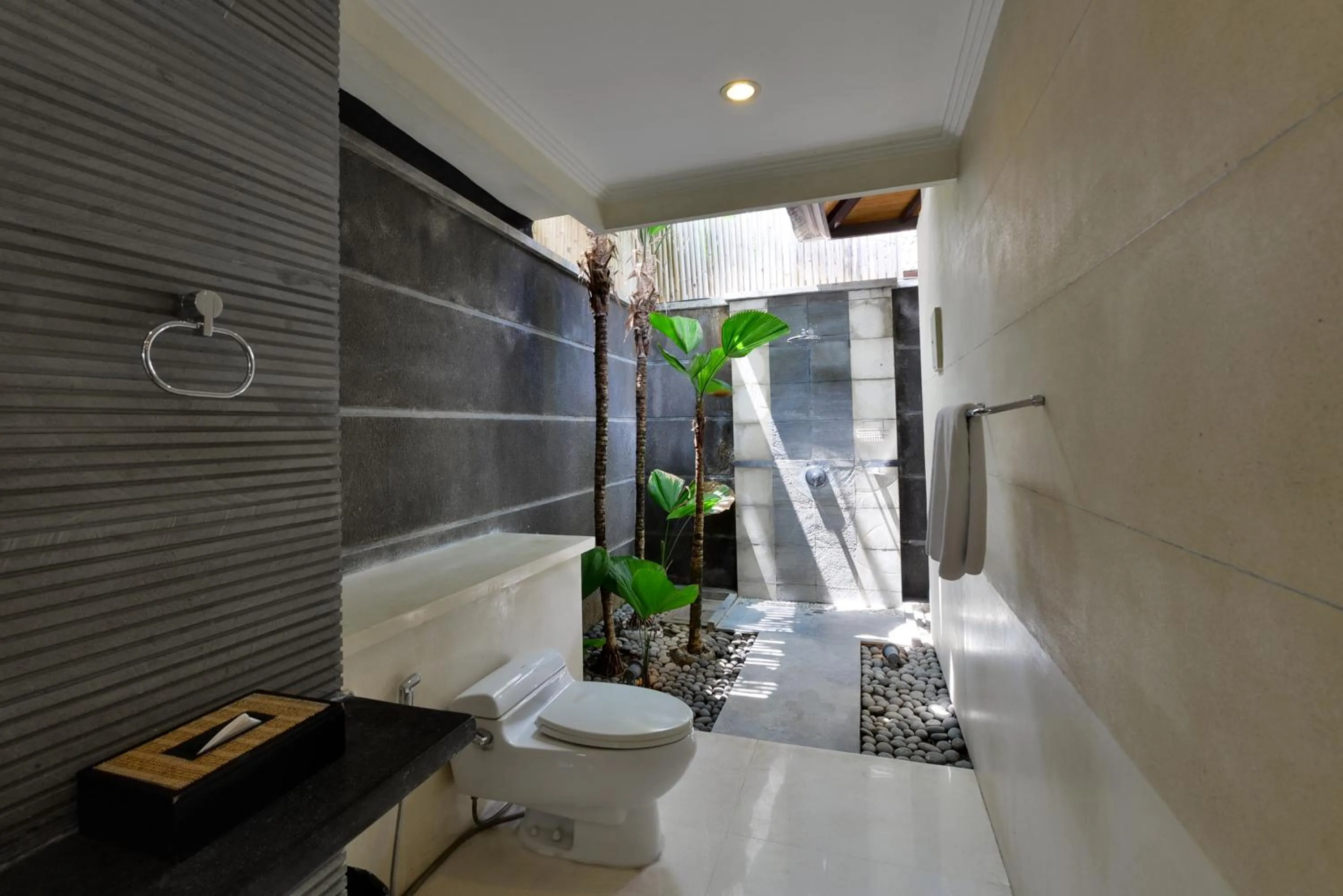 Bathroom in The Khayangan Dreams Villa, Seminyak