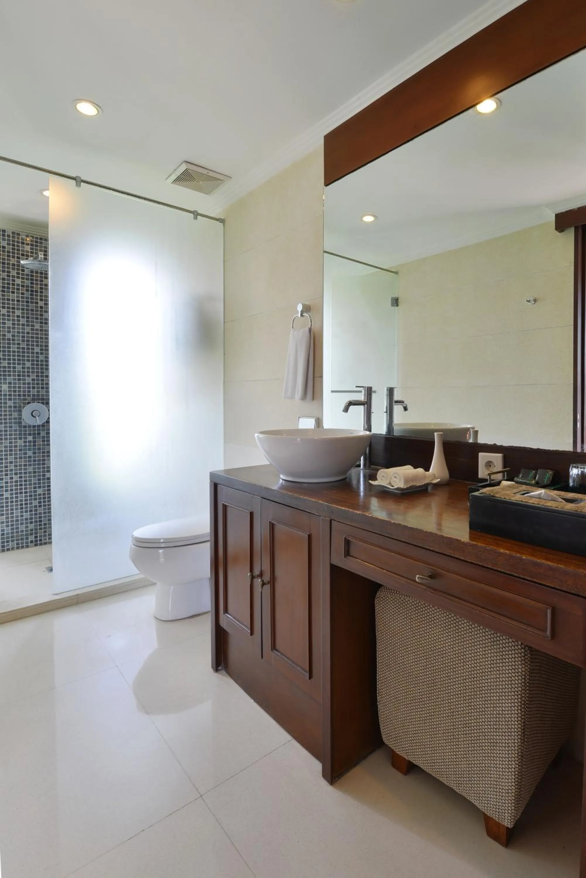 Bathroom in The Khayangan Dreams Villa, Seminyak