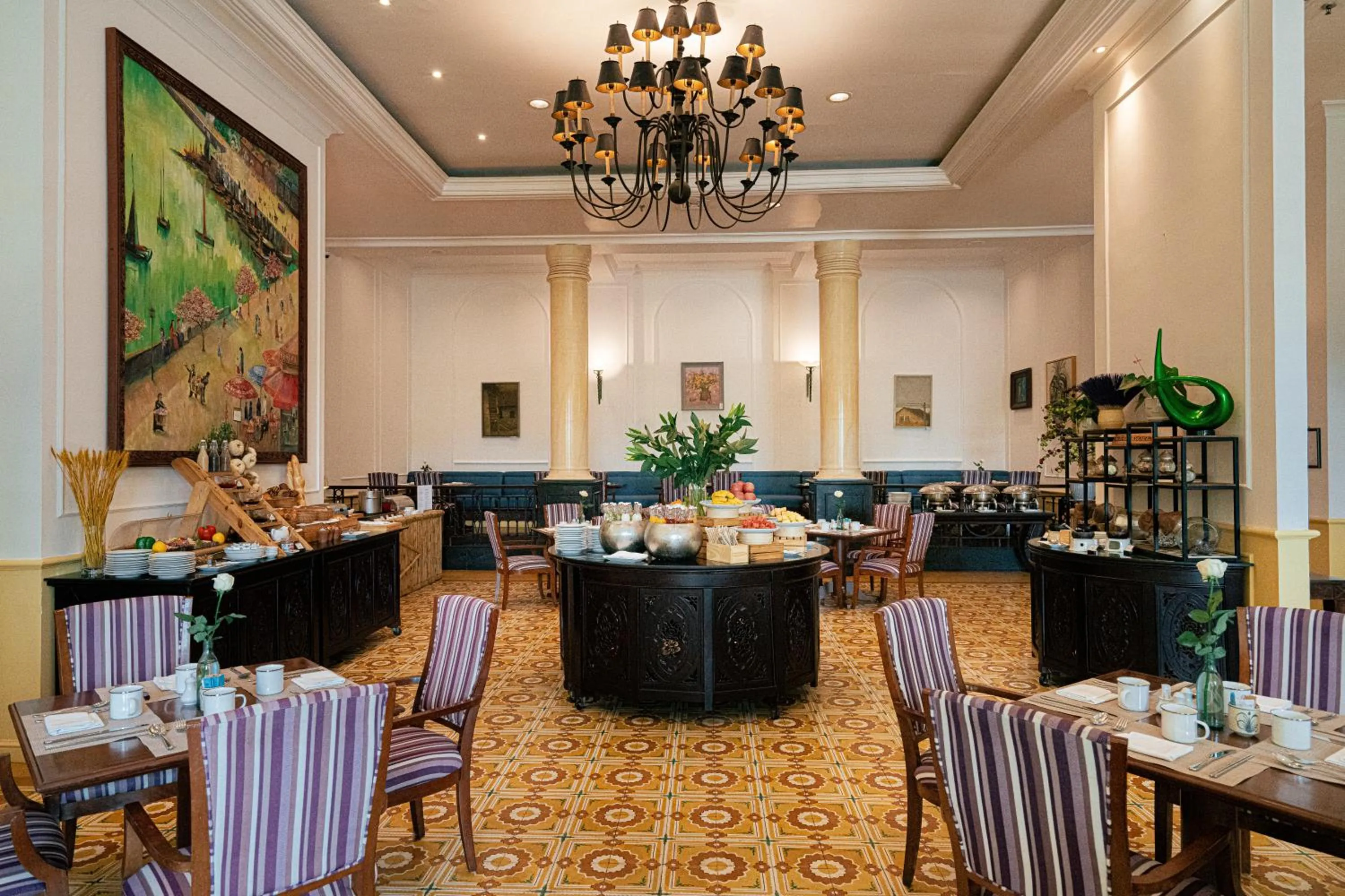 Restaurant/places to eat in Hai Phong Harbour View Hotel