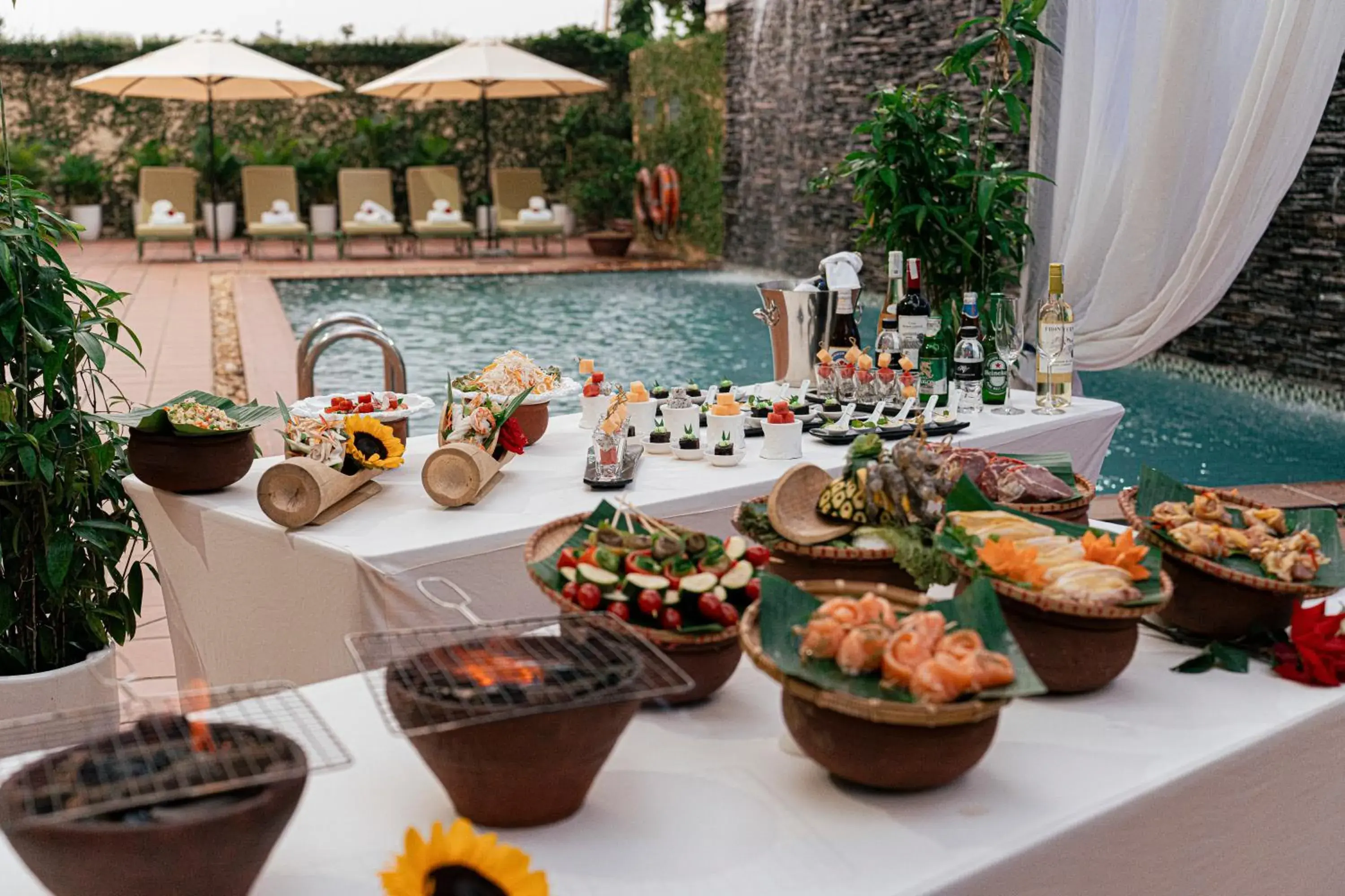 Food and drinks in Hai Phong Harbour View Hotel Food and drinks in Hai Phong Harbour View Hotel