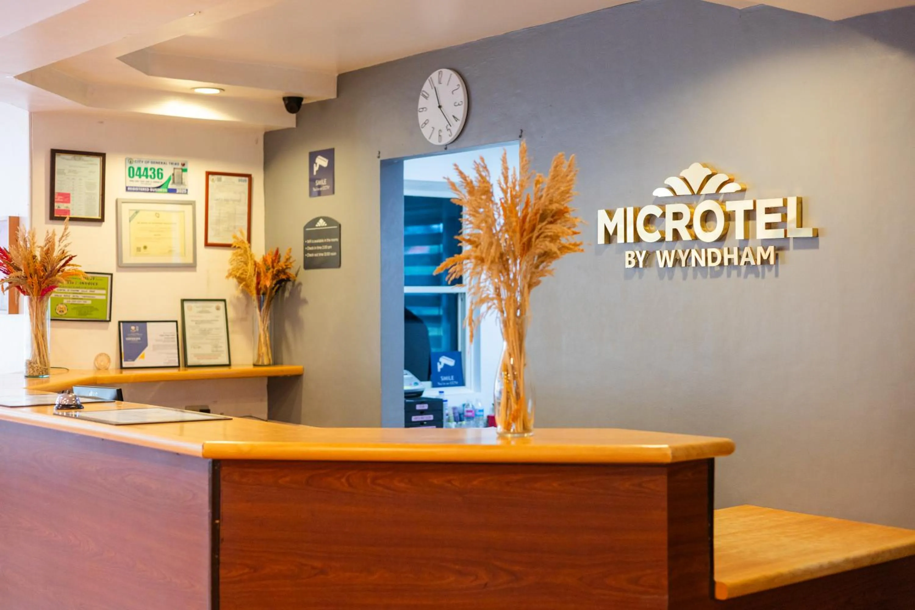 Lobby or reception in Microtel by Wyndham Eagle Ridge