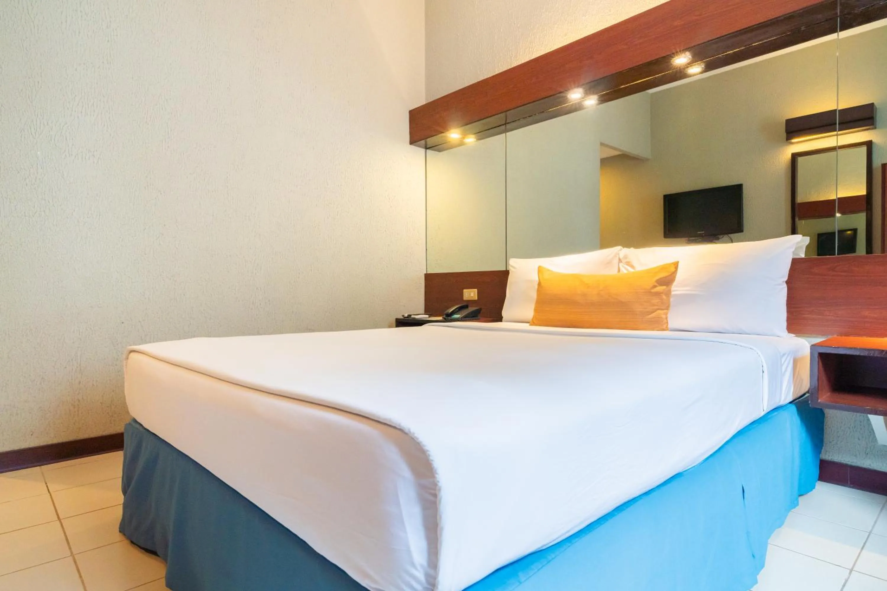 Bed in Microtel by Wyndham Eagle Ridge