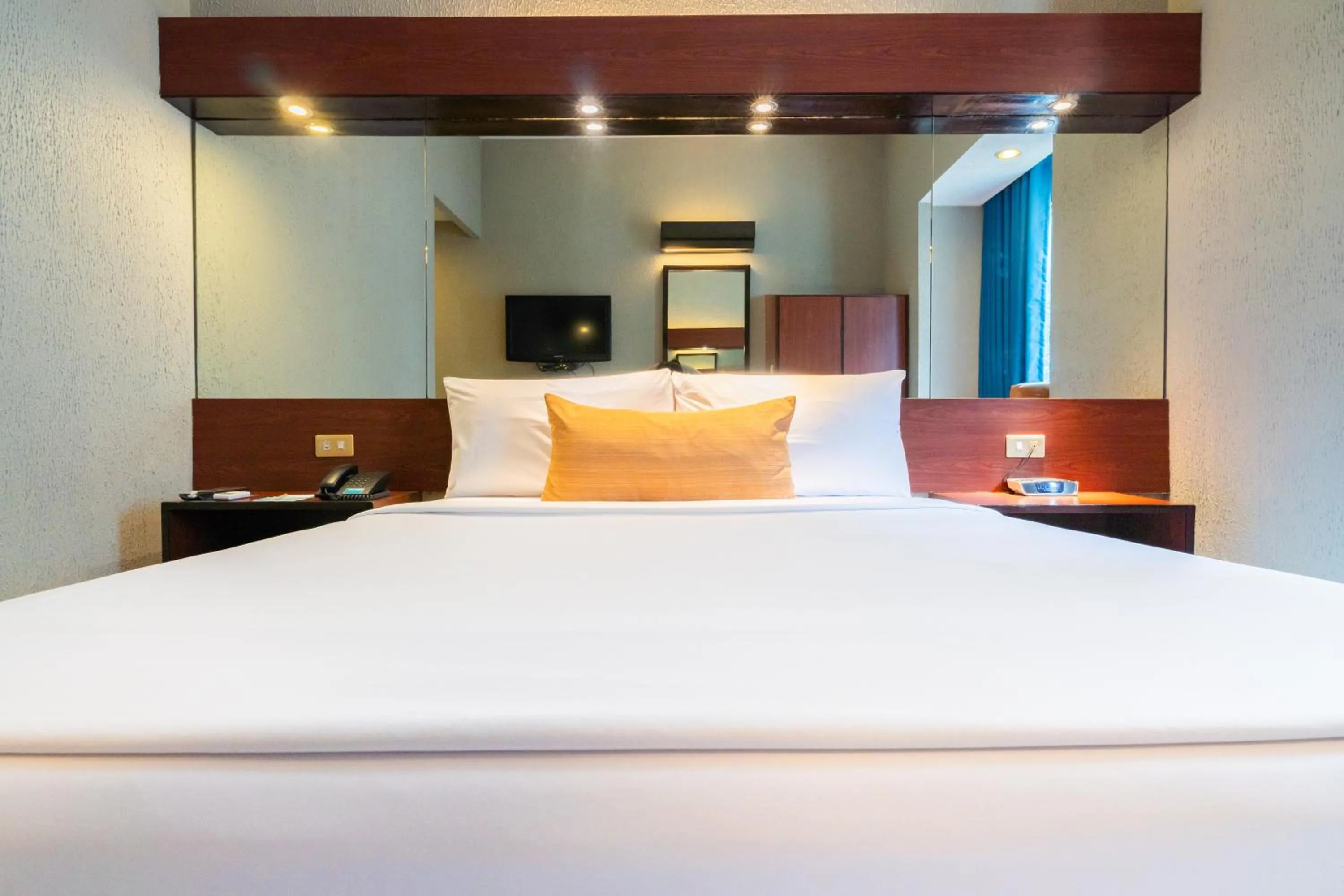 Bed in Microtel by Wyndham Eagle Ridge