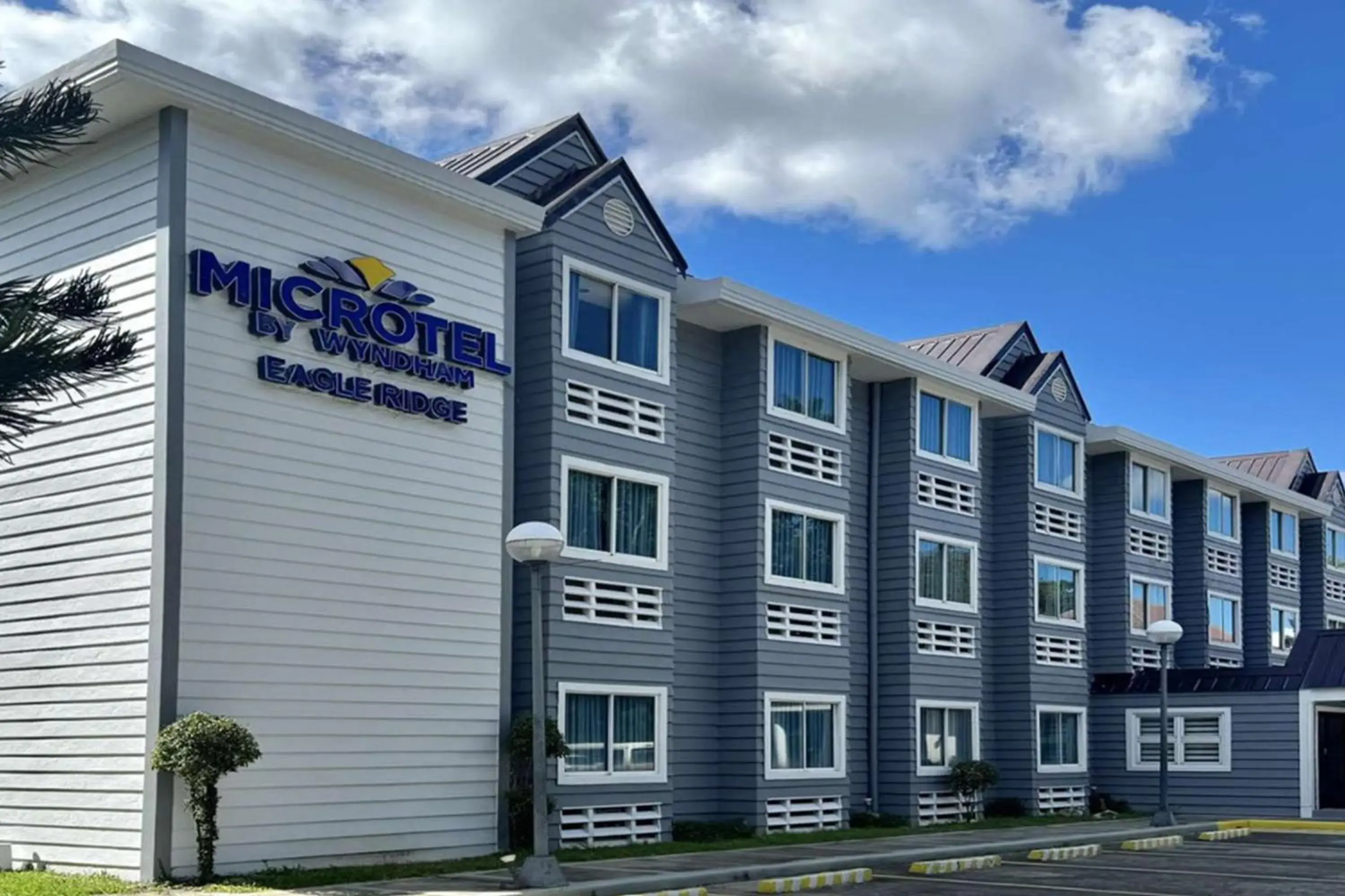Property building in Microtel by Wyndham Eagle Ridge Property building in Microtel by Wyndham Eagle Ridge