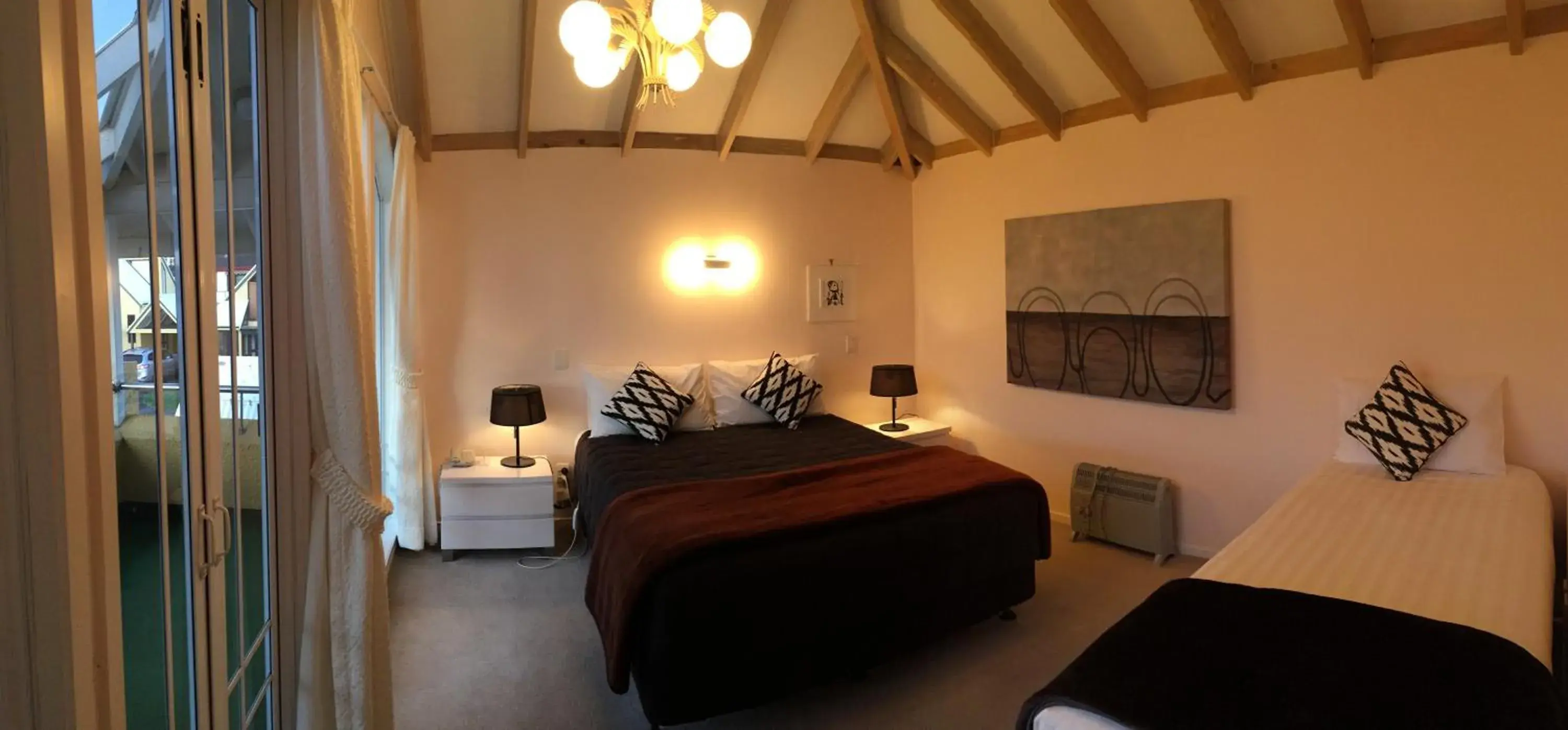 Bed in Bucklands Beach Waterfront Motel Bed in Bucklands Beach Waterfront Motel