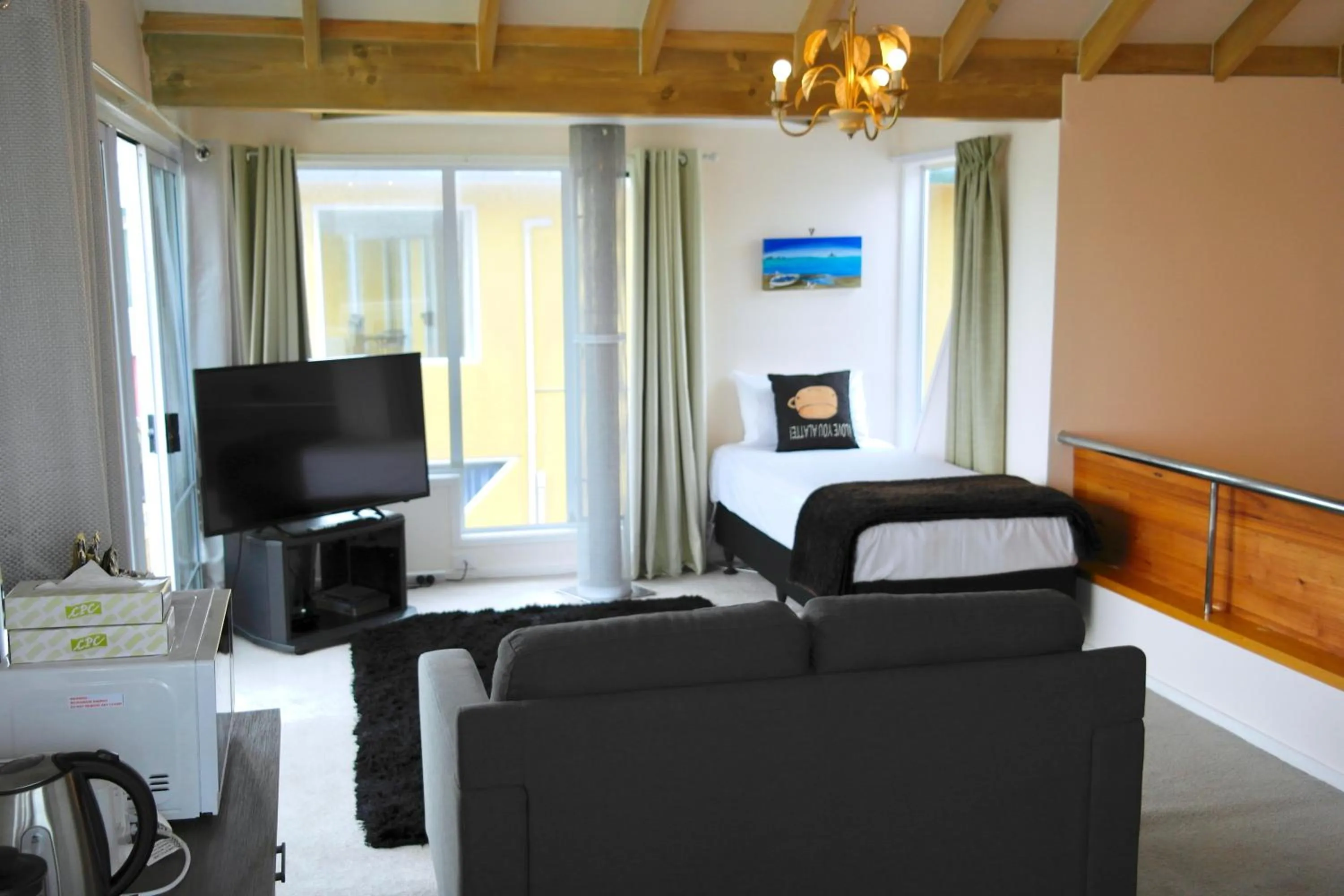 Bucklands Beach Waterfront Motel