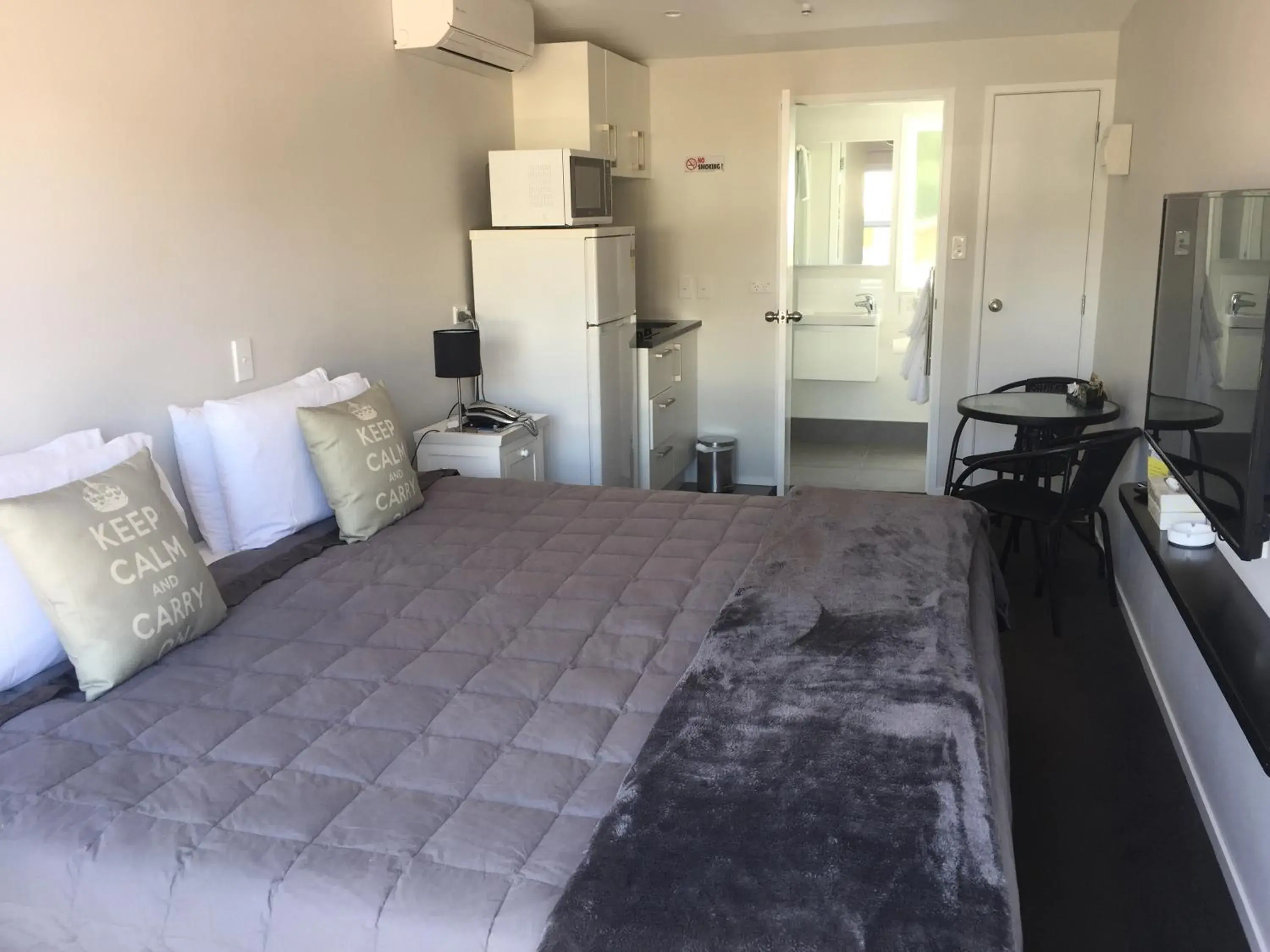 Bed in Bucklands Beach Waterfront Motel Bed in Bucklands Beach Waterfront Motel