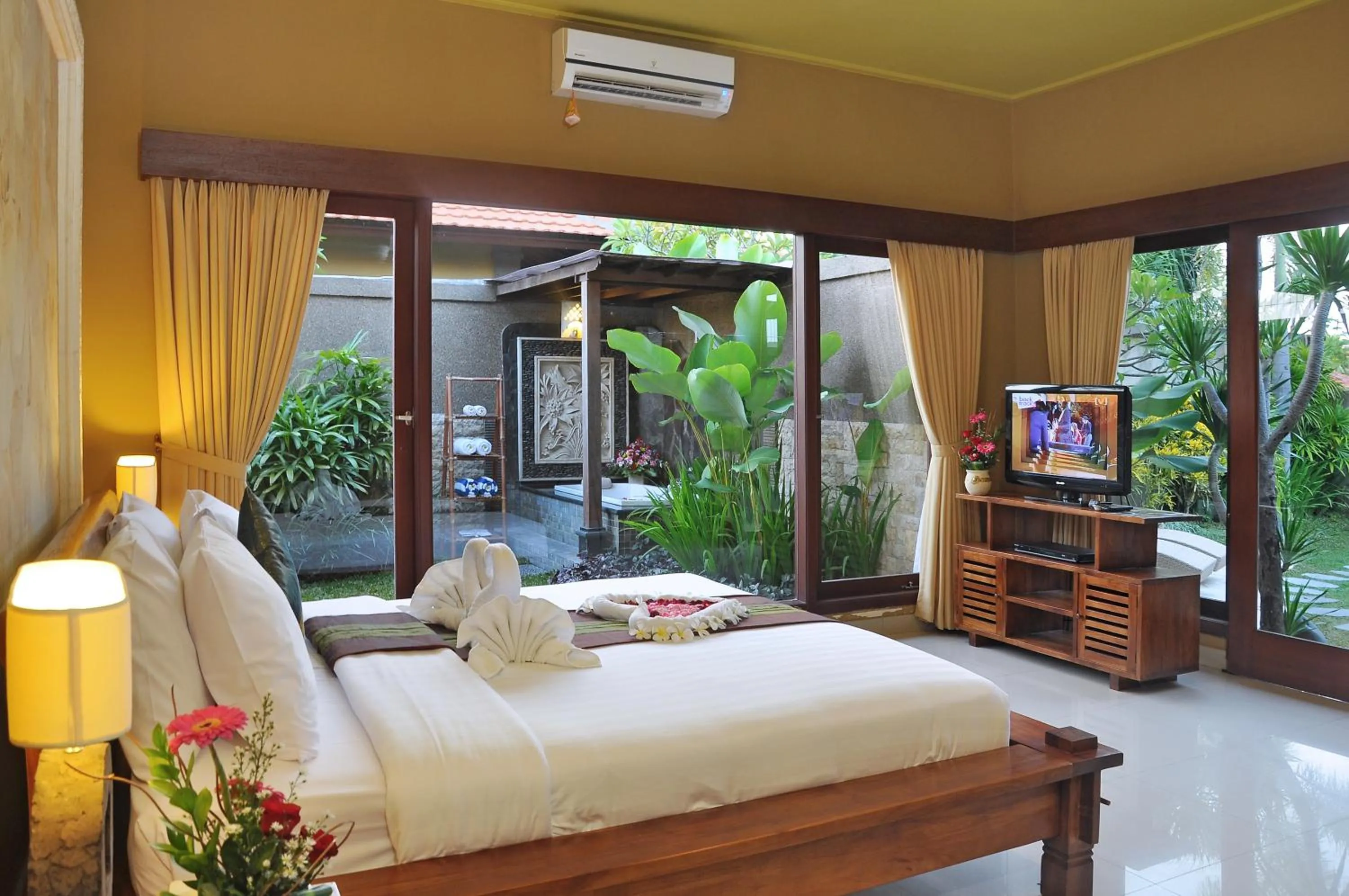 Bed in Bali Aroma Exclusive Villas