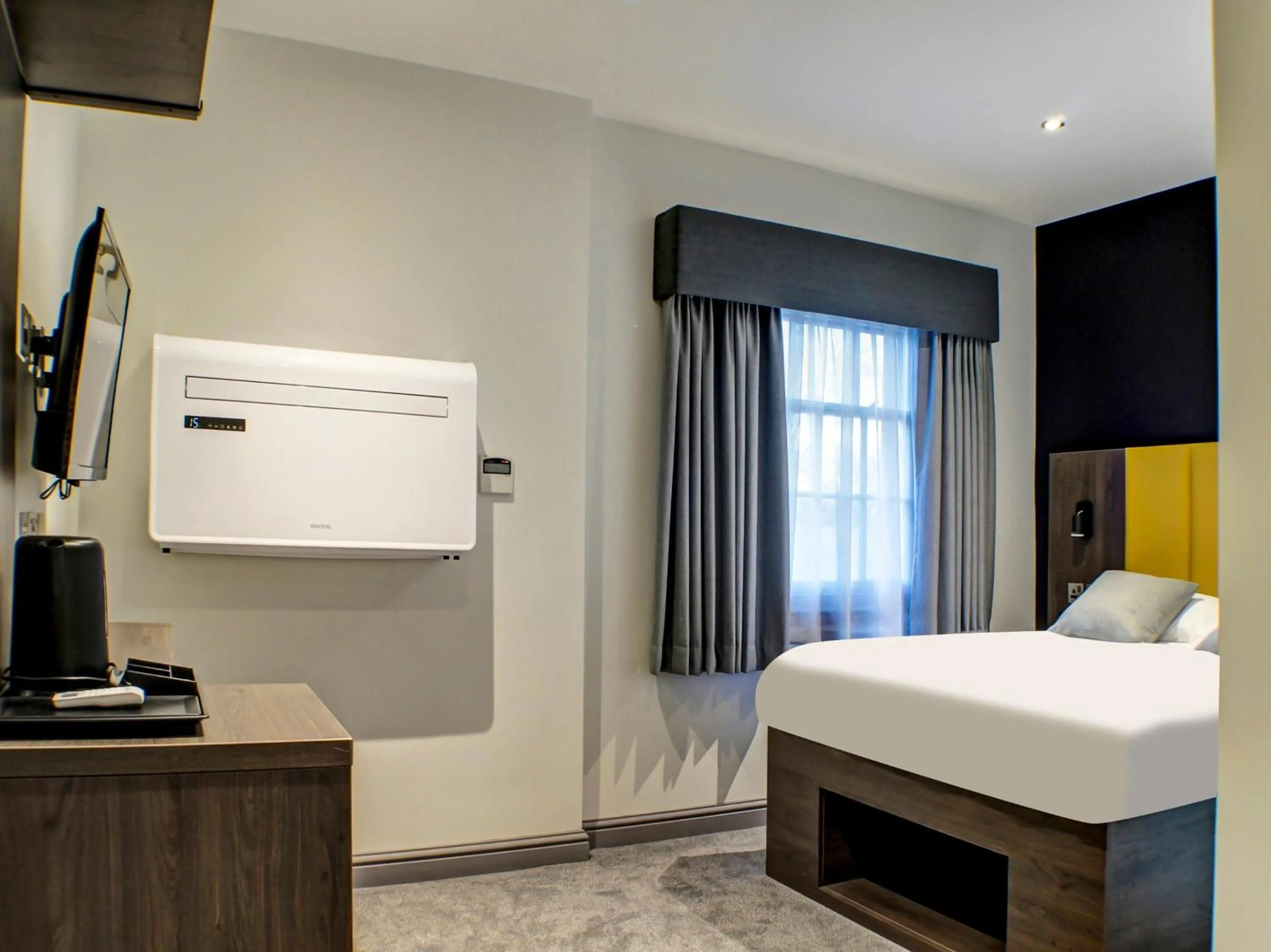 Bedroom, Bed in OYO Tamworth Arms Boutique Pub & Hotel