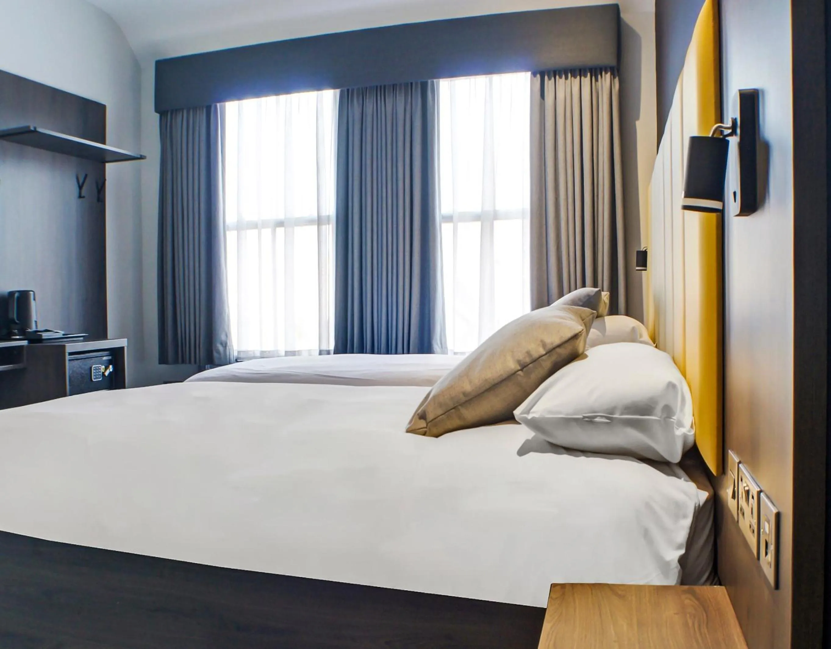 Bedroom, Bed in OYO Tamworth Arms Boutique Pub & Hotel