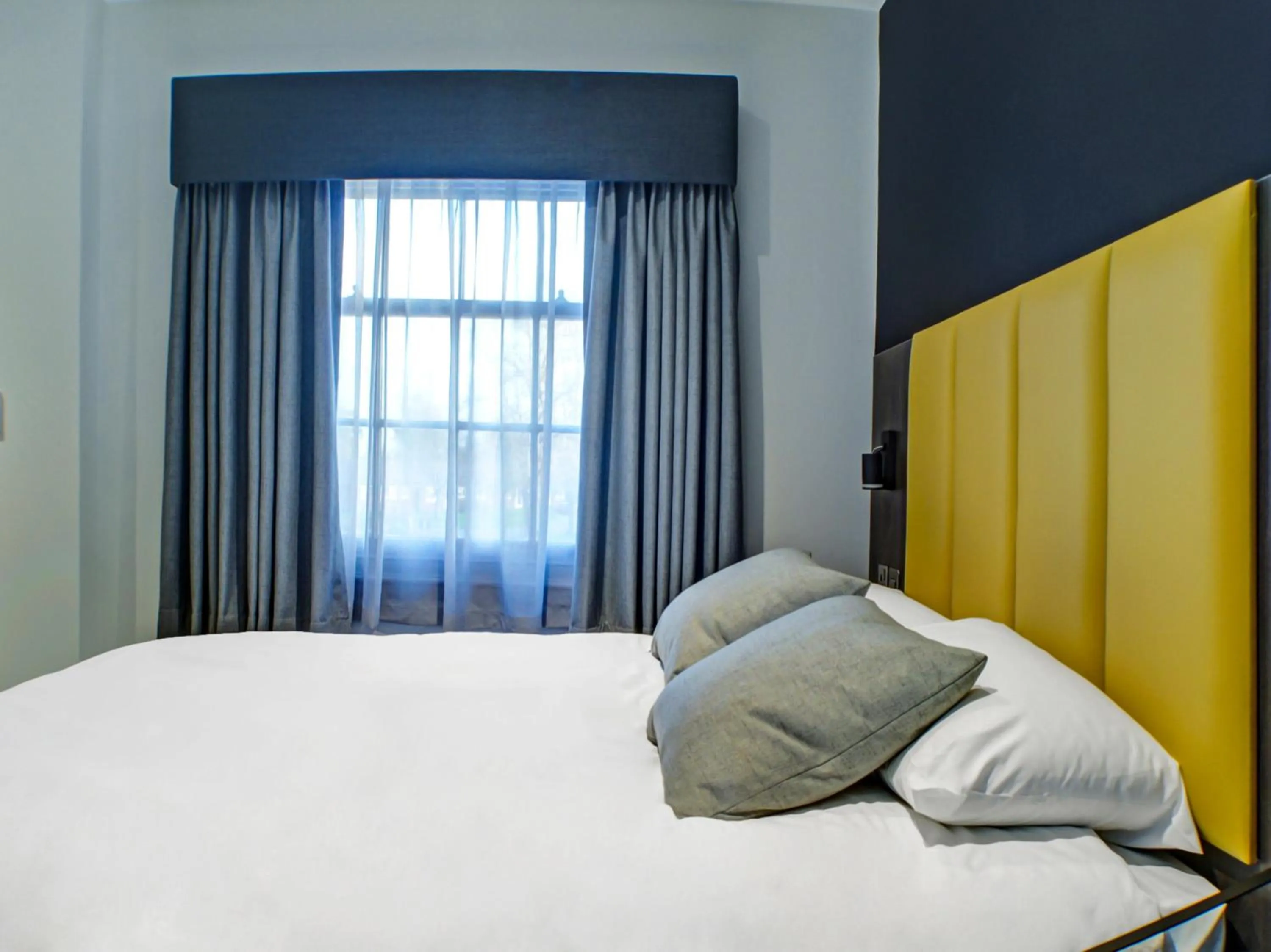 Bedroom, Bed in OYO Tamworth Arms Boutique Pub & Hotel