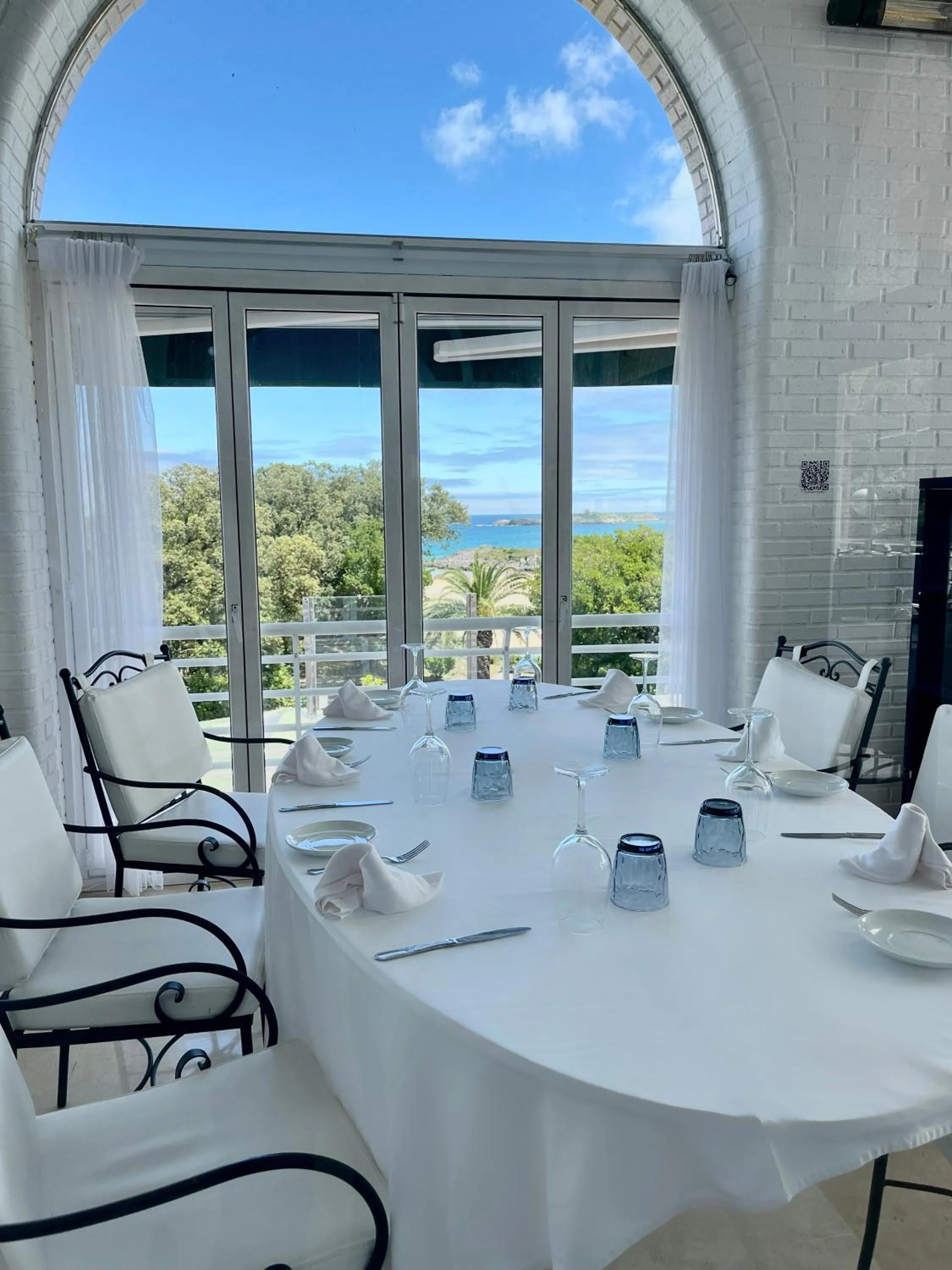 Restaurant/places to eat in Hotel Olimpo