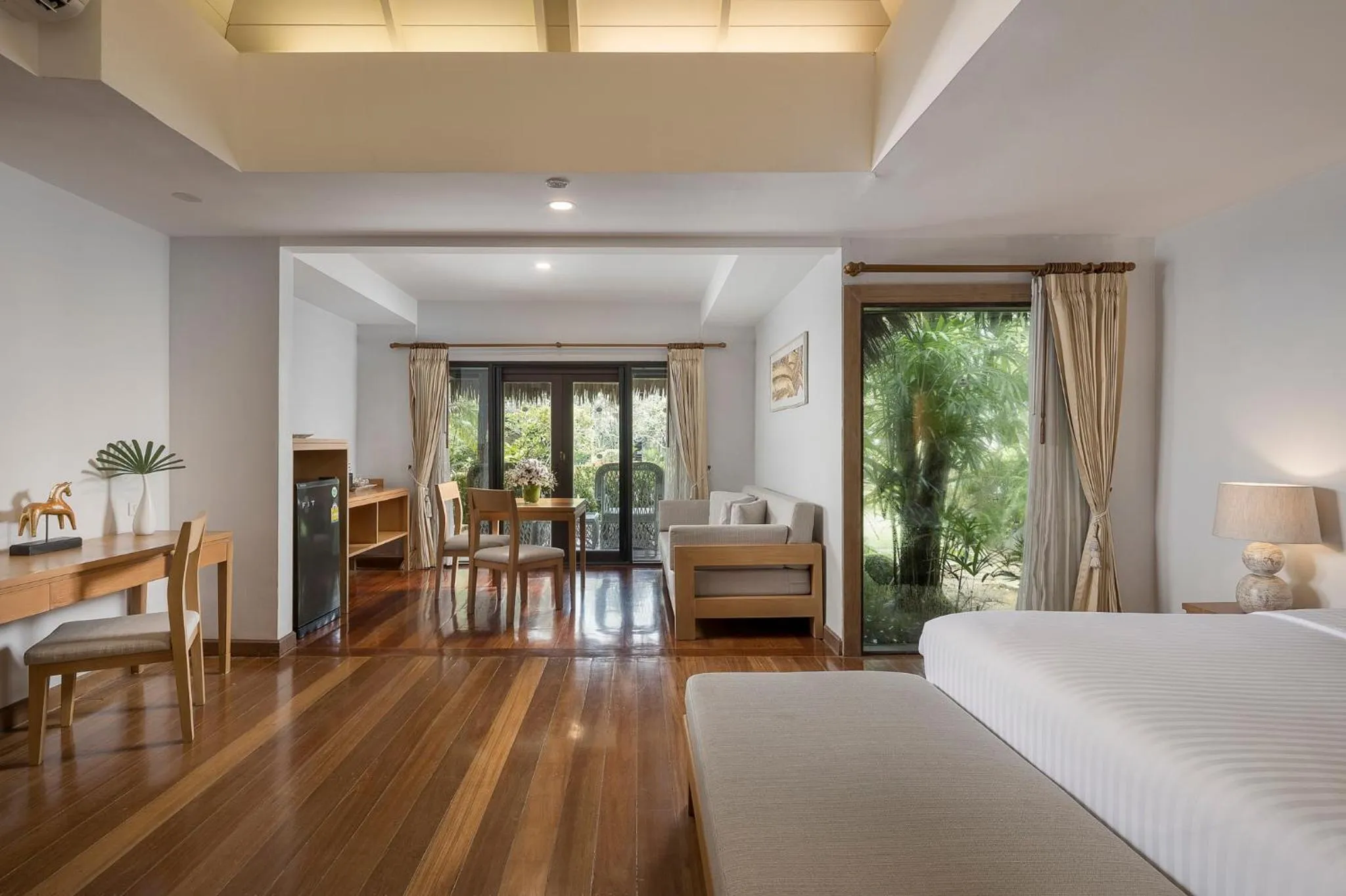 Bed in Khaolak Paradise Resort