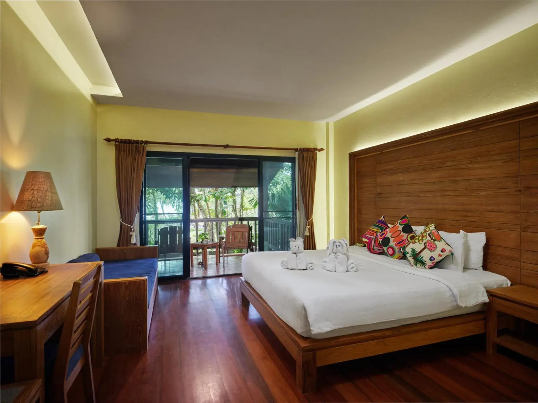 Bed in Khaolak Paradise Resort Bed in Khaolak Paradise Resort