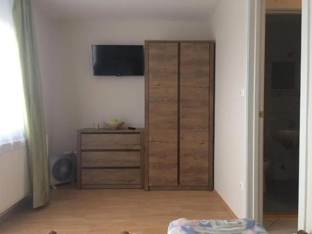 wardrobe in Szalóky Apartmanház