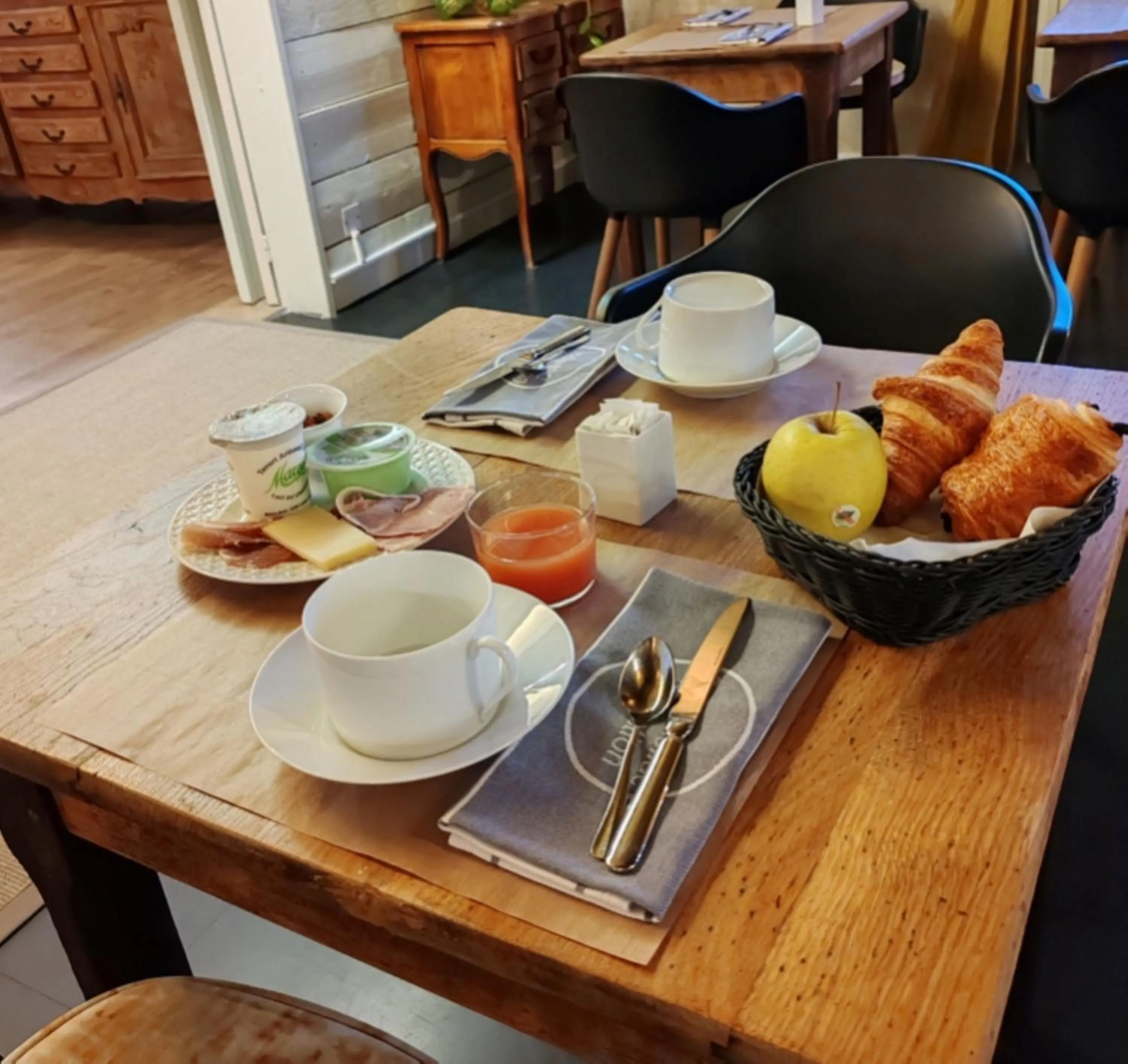 Breakfast in Logis Hotel - Restaurant Le Relais de Comodoliac