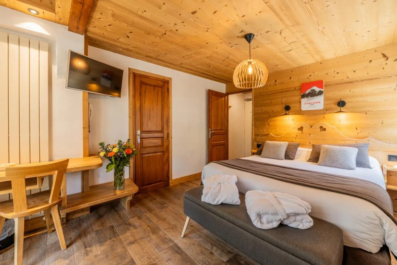 Bed in Hôtel Le Sporting