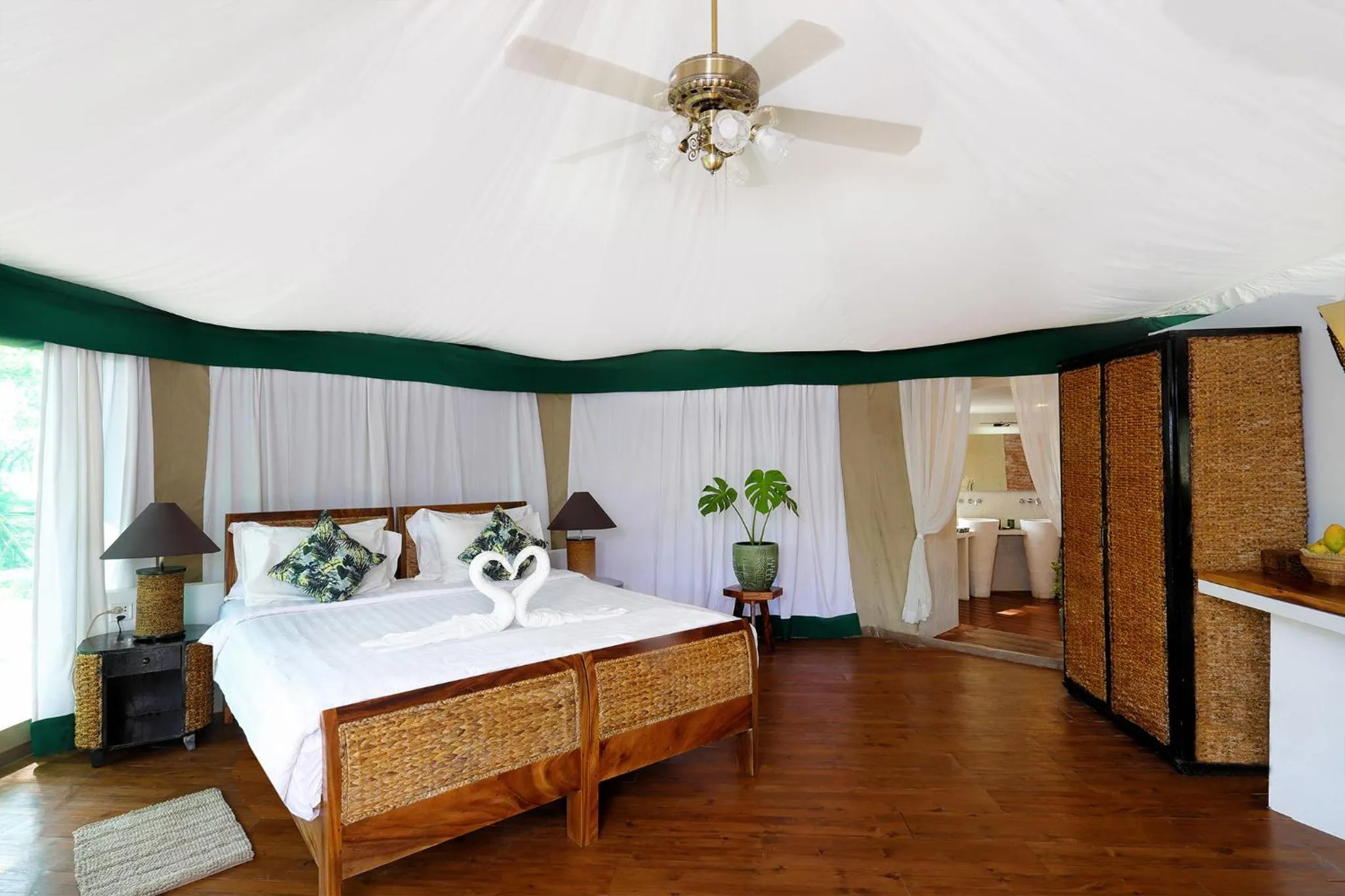 Bed in Canvas & Orchids Retreat