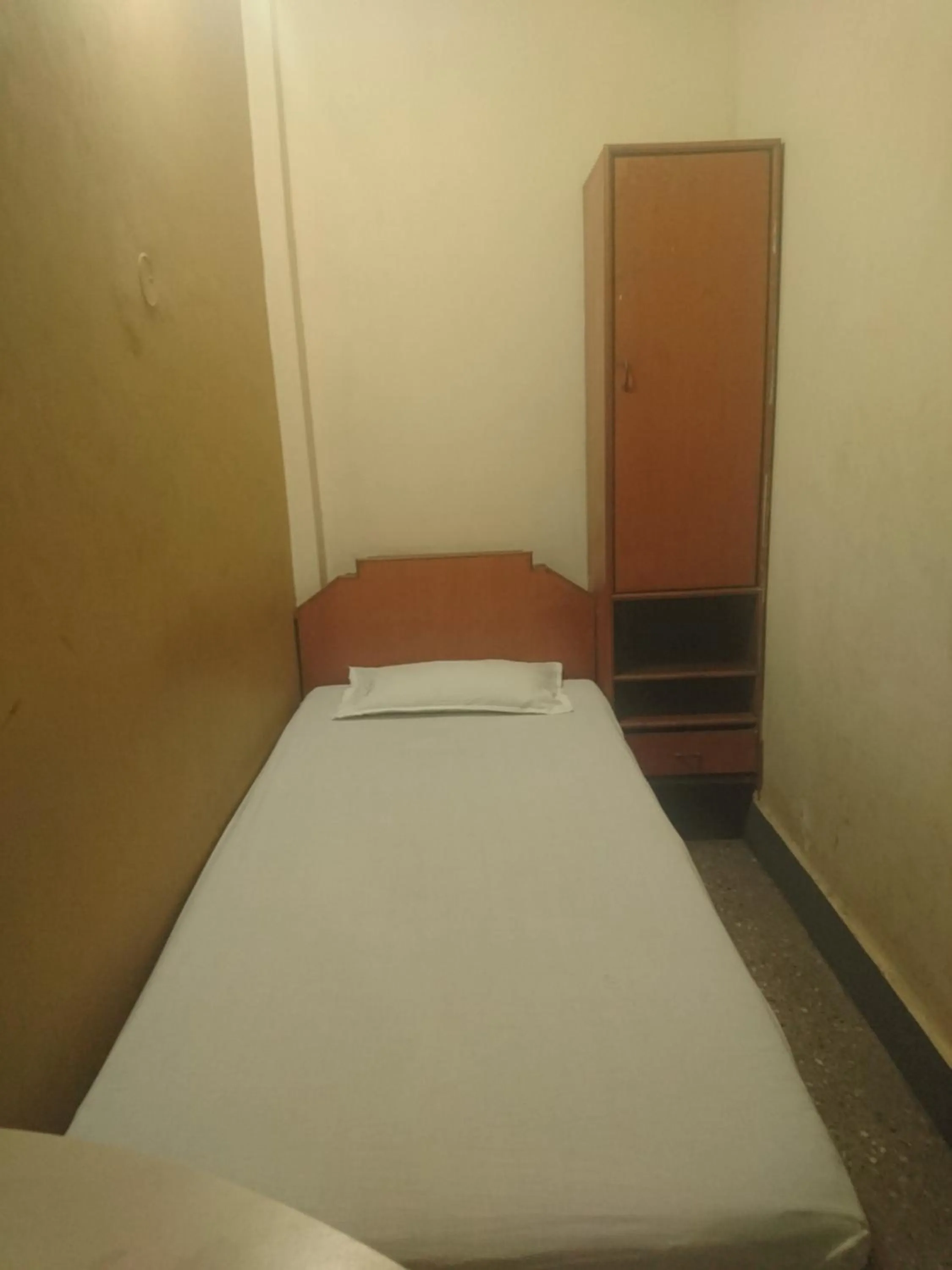 Bed in Greens Residency