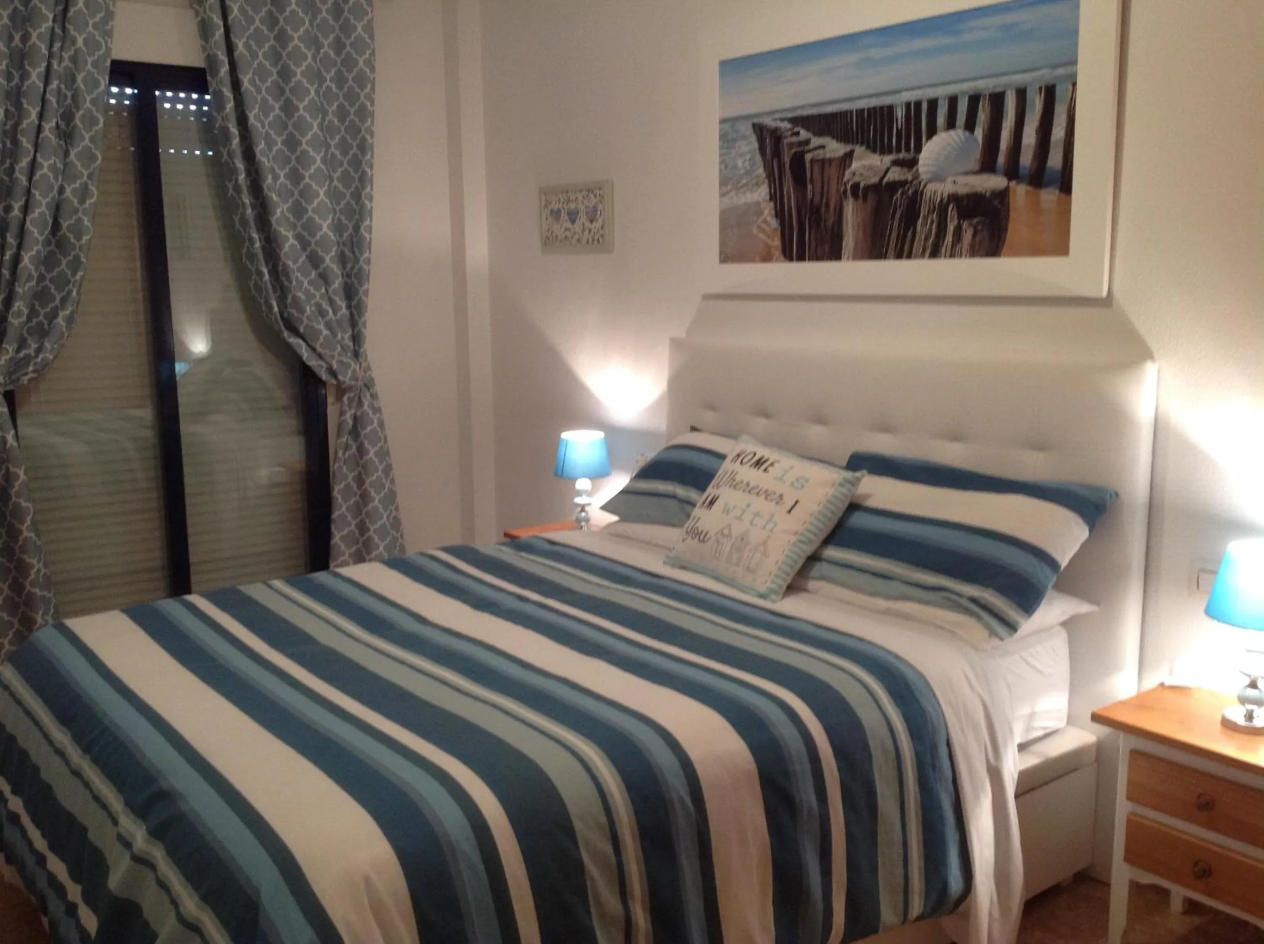 Bed in Playamarina 1 Reception