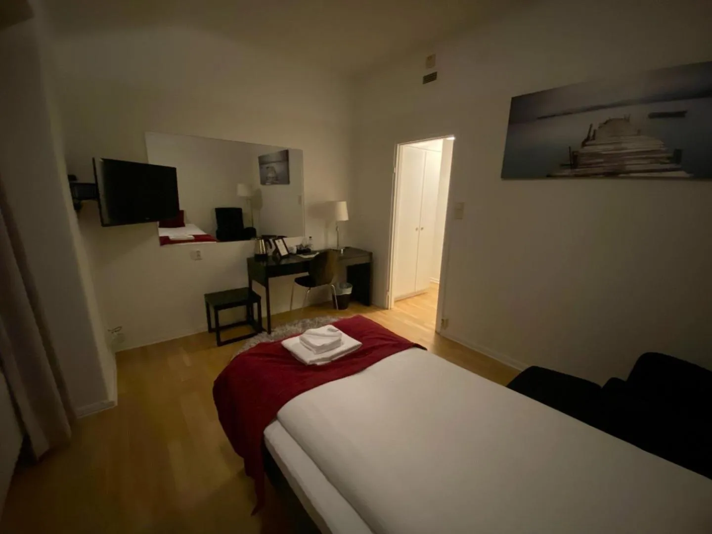 Photo of the whole room, Bed in Stadshotellet Kristinehamn