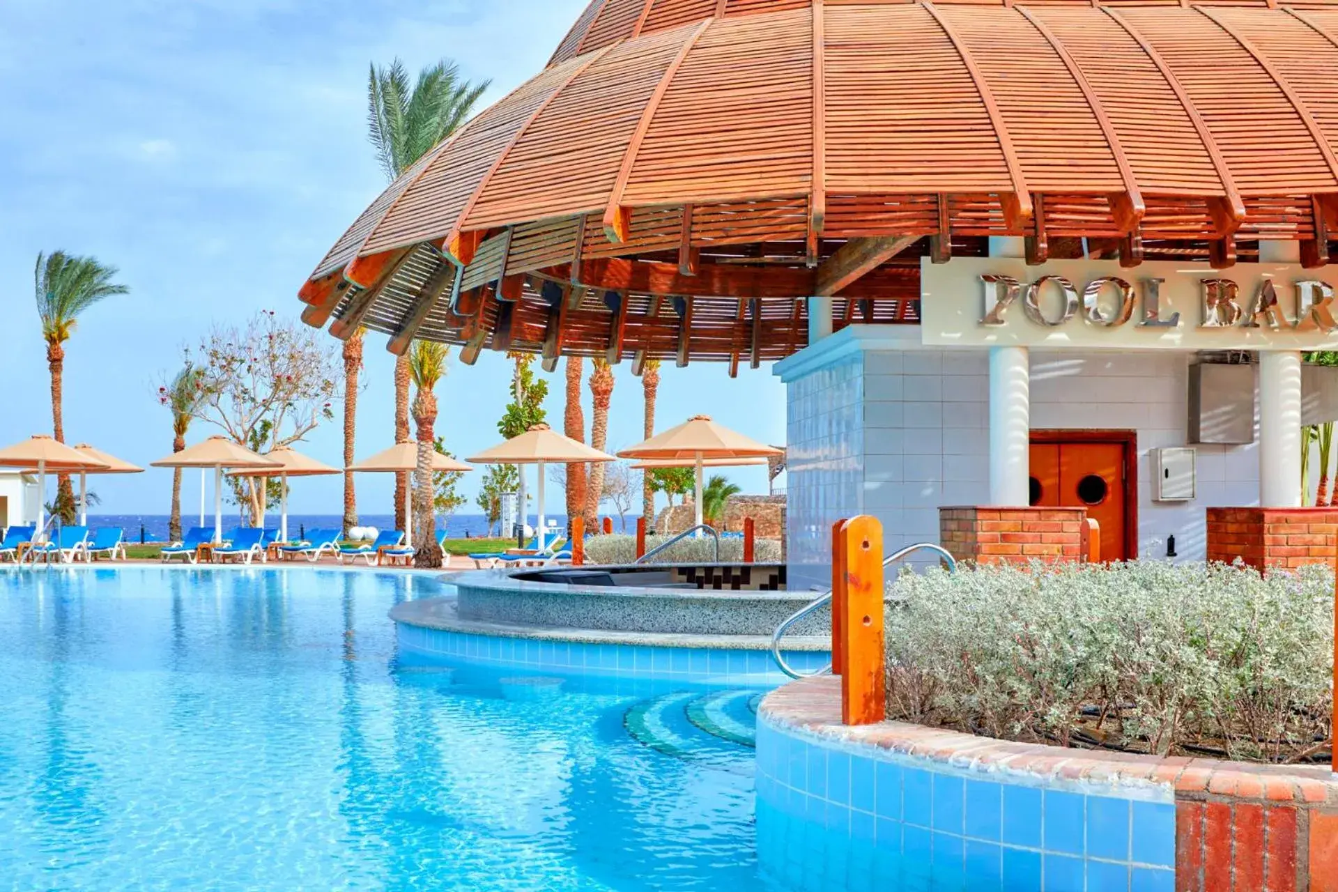 Lounge or bar, Swimming Pool in Pickalbatros Royal Grand Sharm - Adults Friendly 16 Years Plus