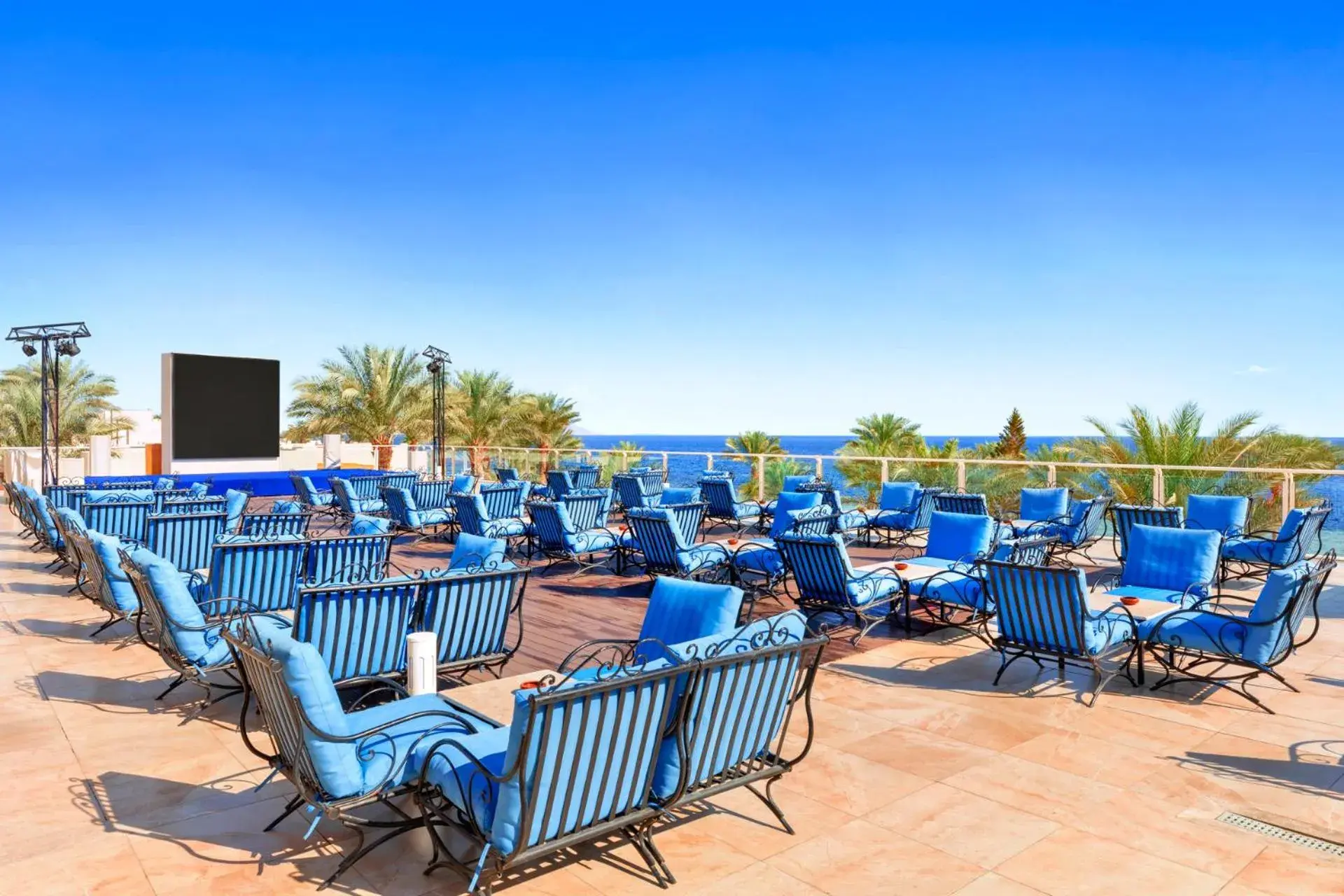 Lounge or bar, Swimming Pool in Pickalbatros Royal Grand Sharm - Adults Friendly 16 Years Plus