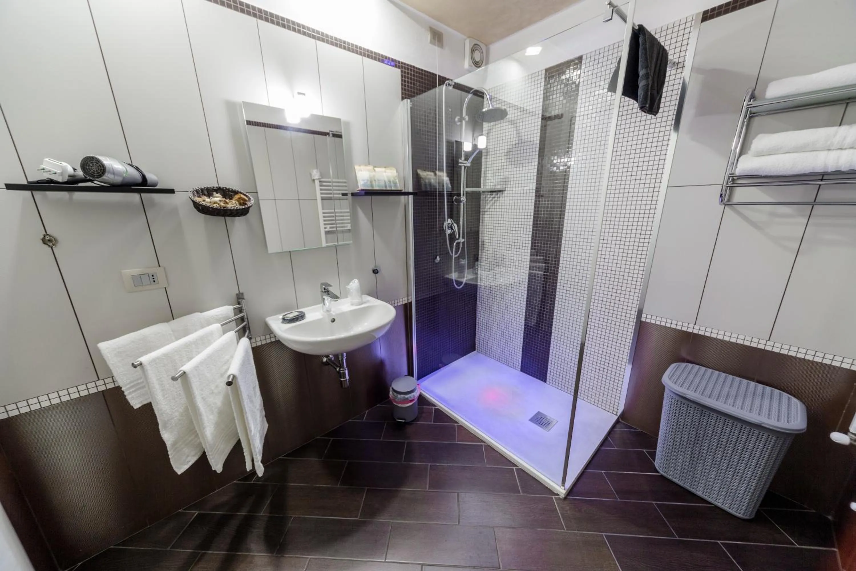 Shower in B&B Palazzo del Toro