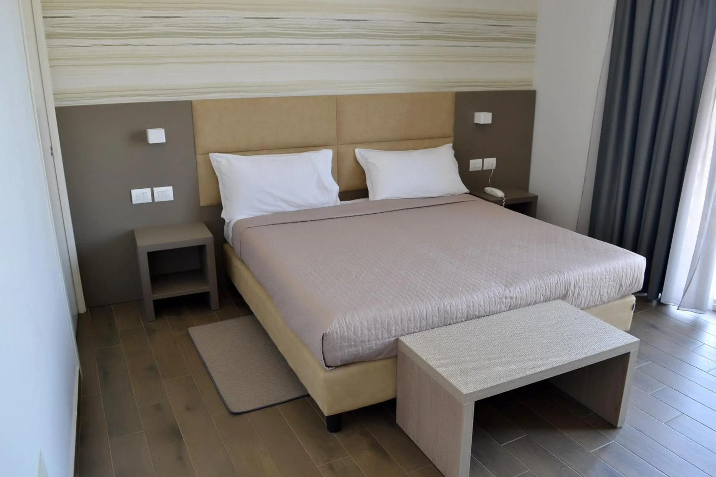 Bedroom, Bed in International Hotel Dakar