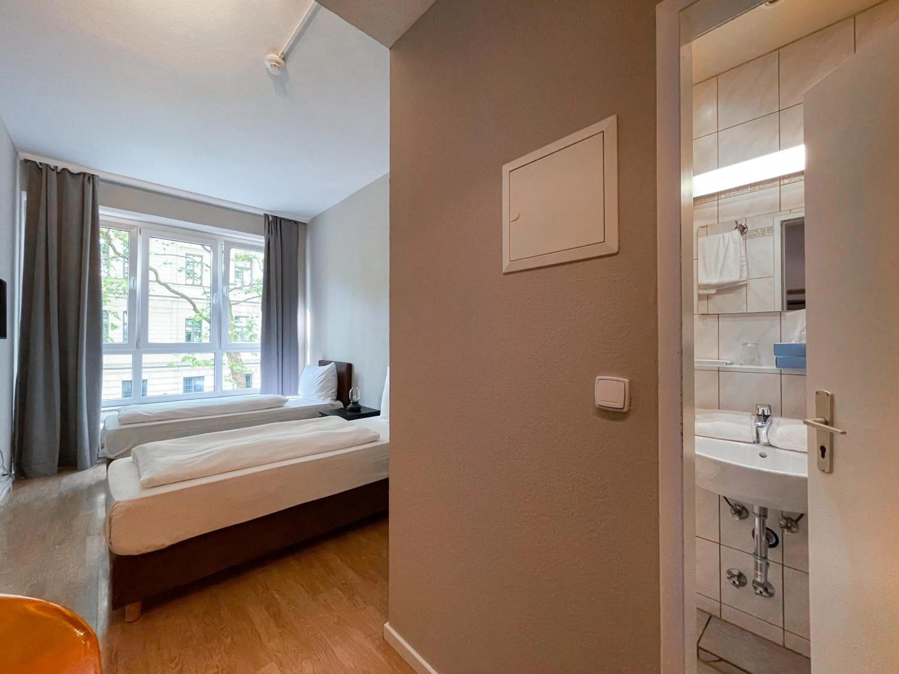 Photo of the whole room, Bed in Hotel Sendlinger Tor