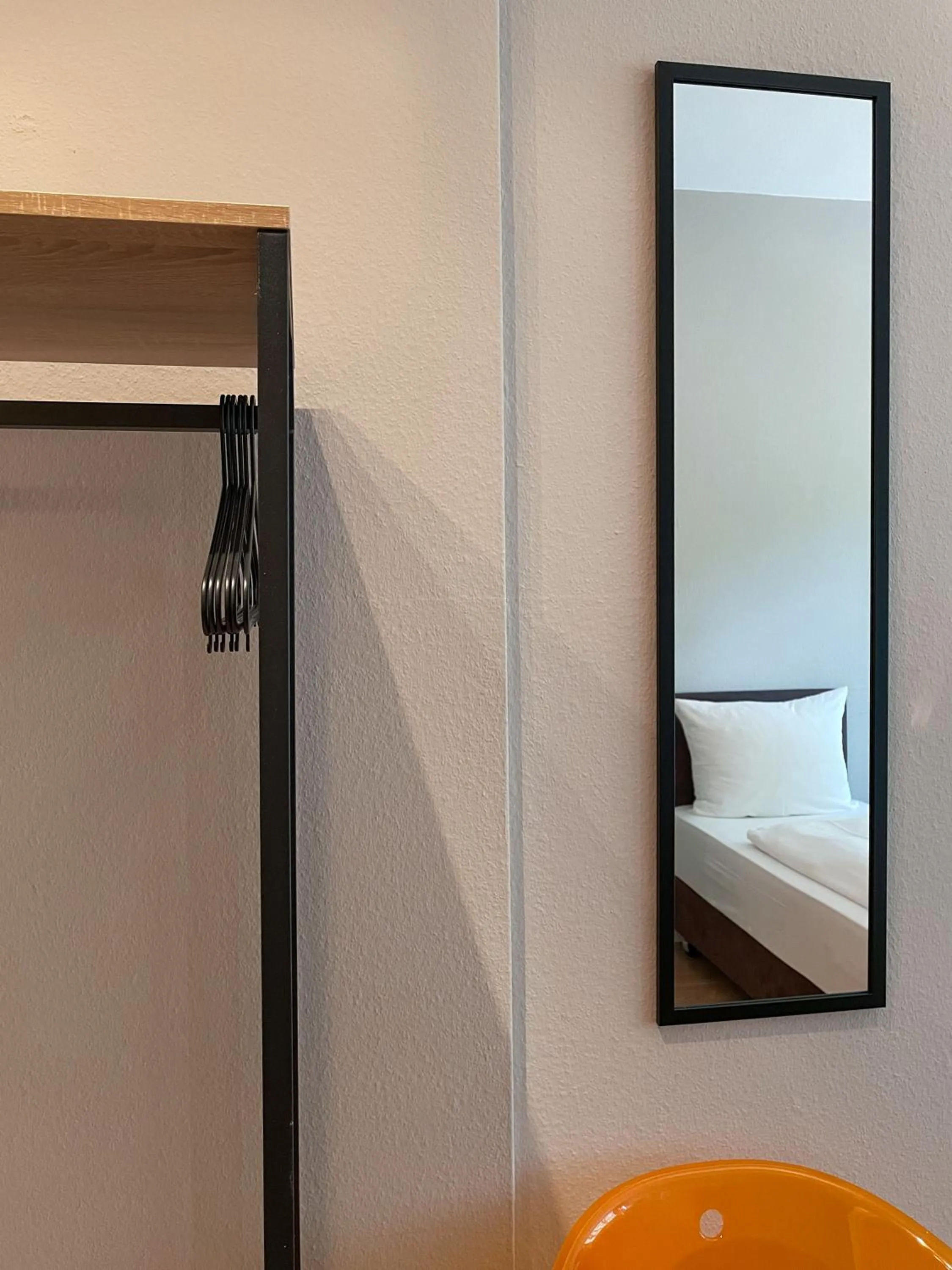 wardrobe, Bed in Hotel Sendlinger Tor