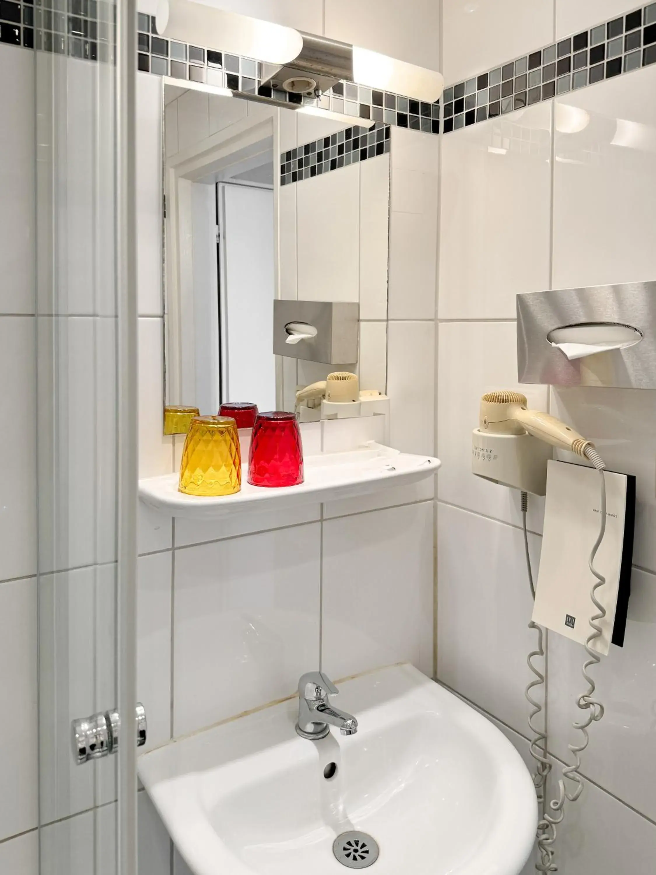 Bath in Hotel Sendlinger Tor Bath in Hotel Sendlinger Tor