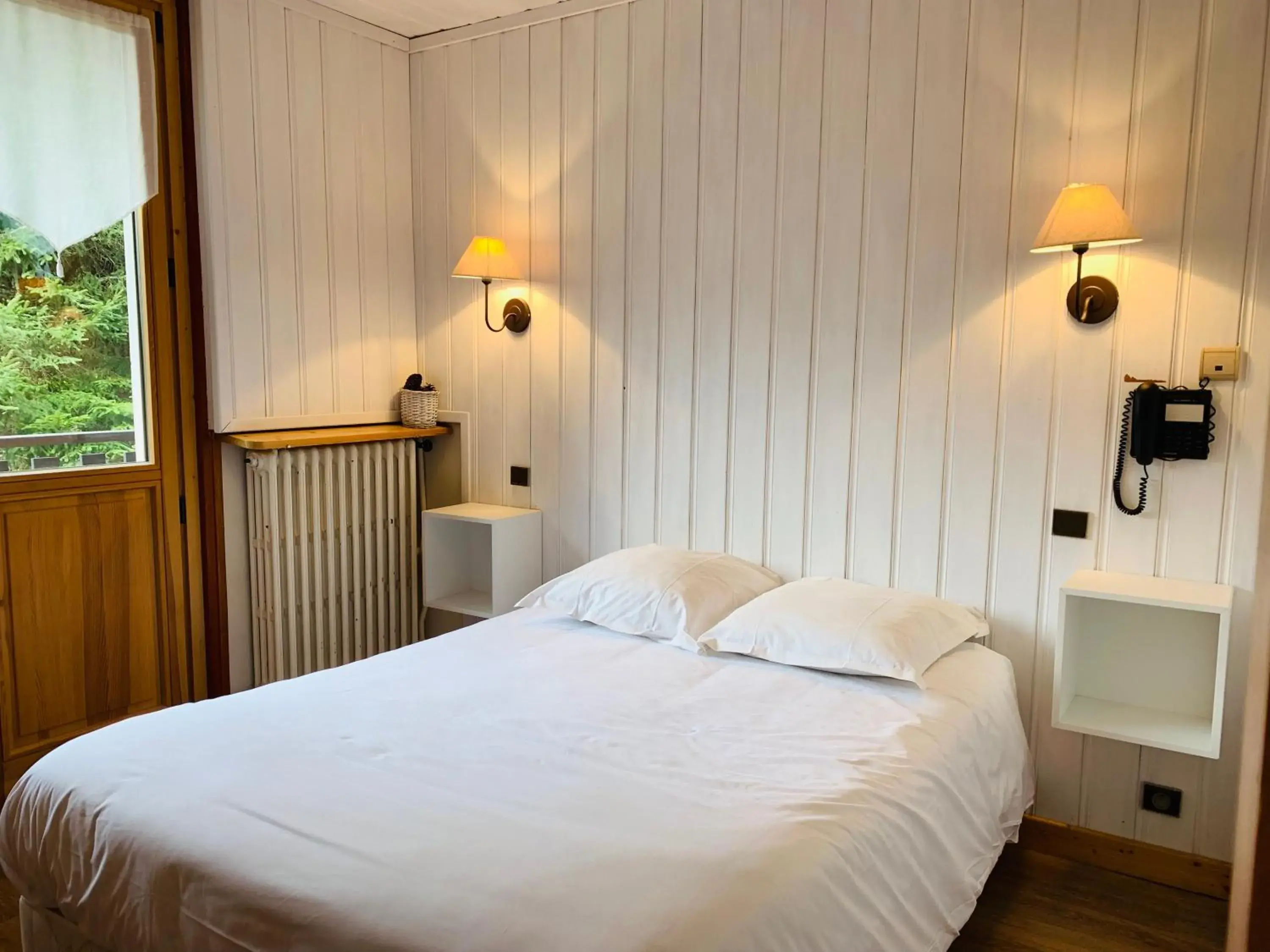 Bed in L'Arveyron Open House Bed in L'Arveyron Open House