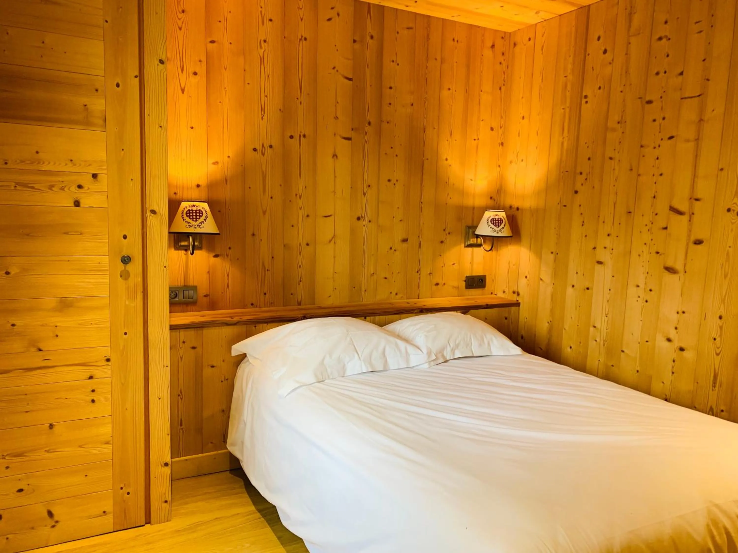 Bed in L'Arveyron Open House