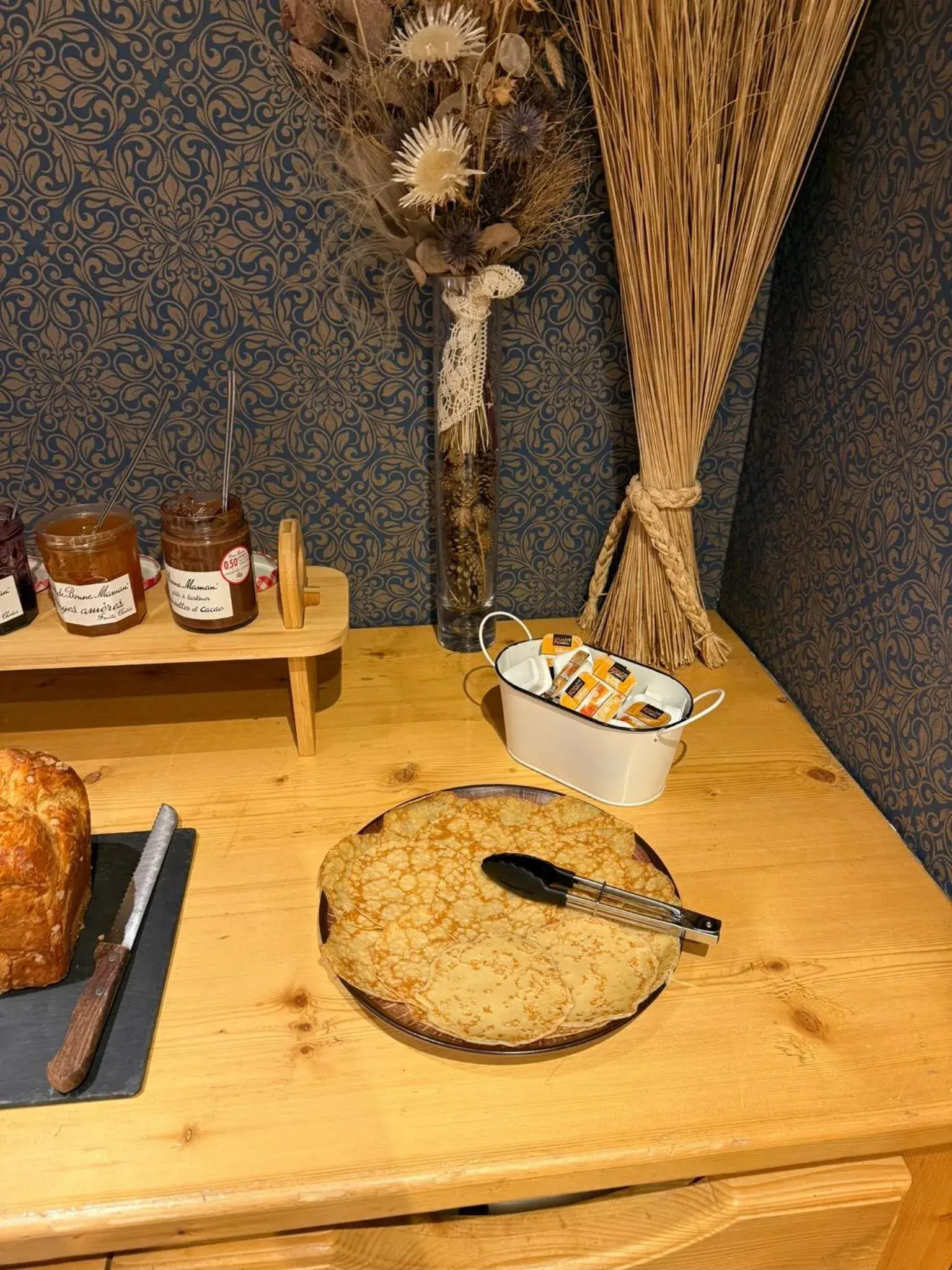 Breakfast in L'Arveyron Open House Breakfast in L'Arveyron Open House