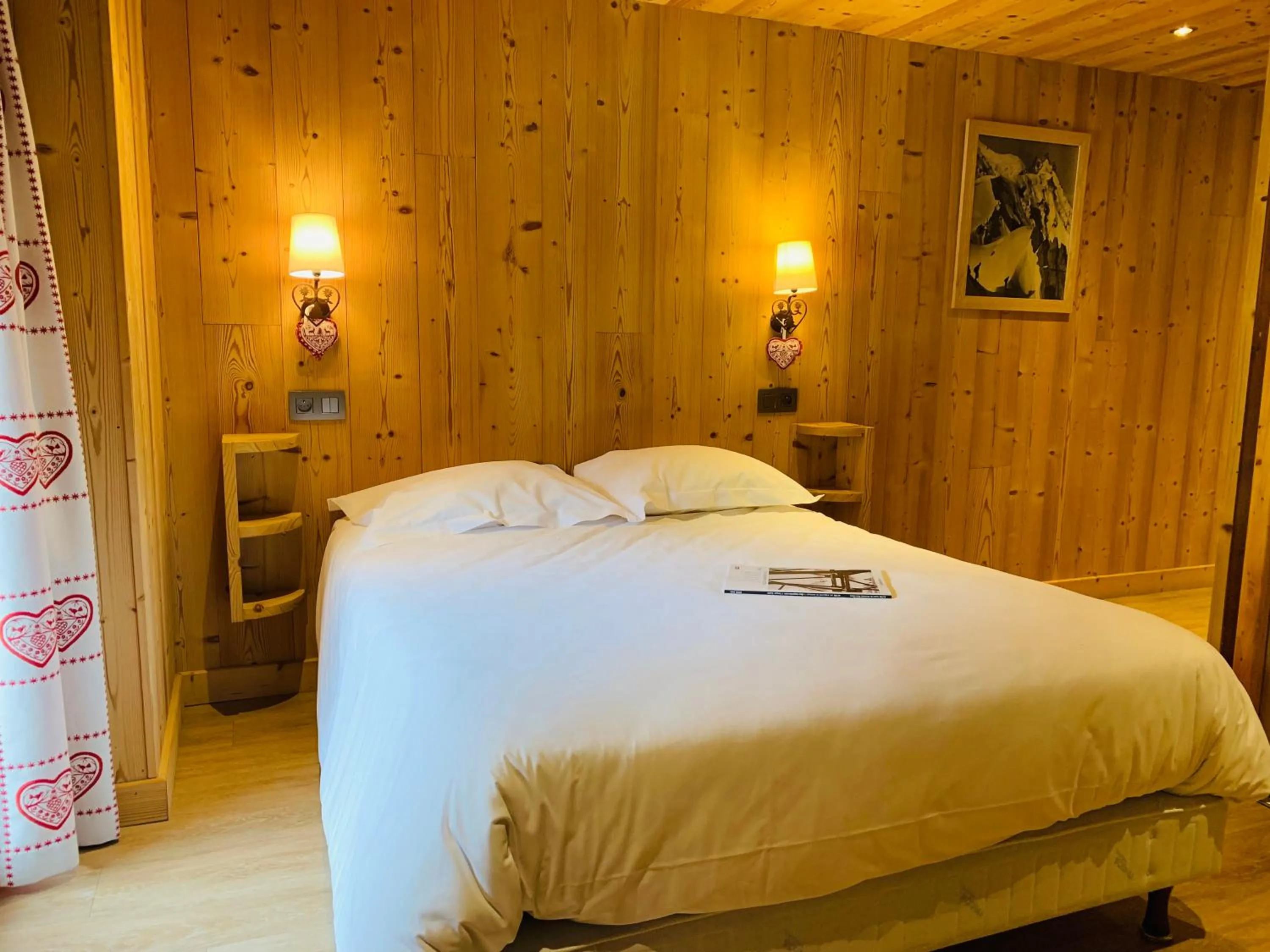 Bed in L'Arveyron Open House