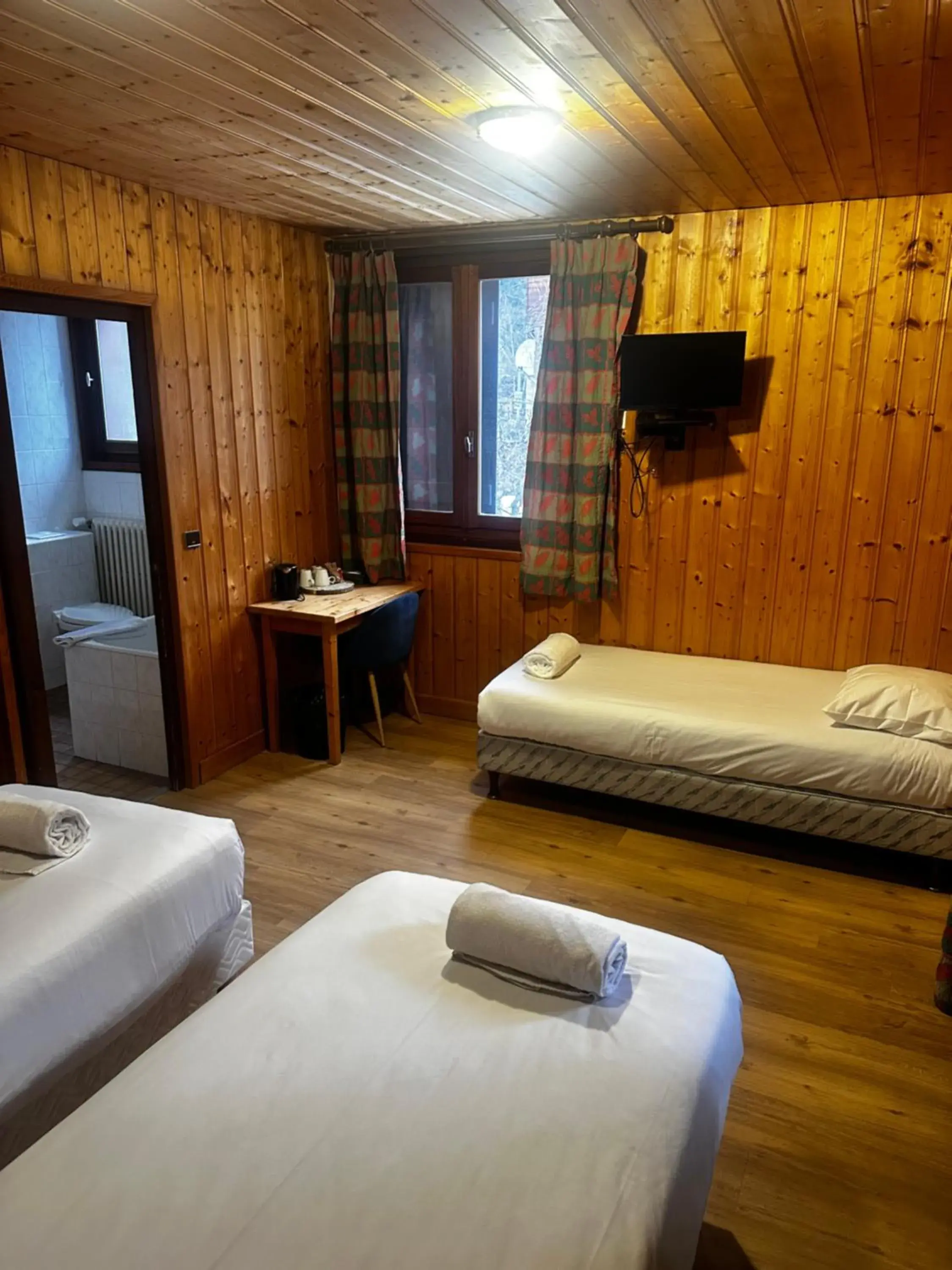 Bed in L'Arveyron Open House Bed in L'Arveyron Open House