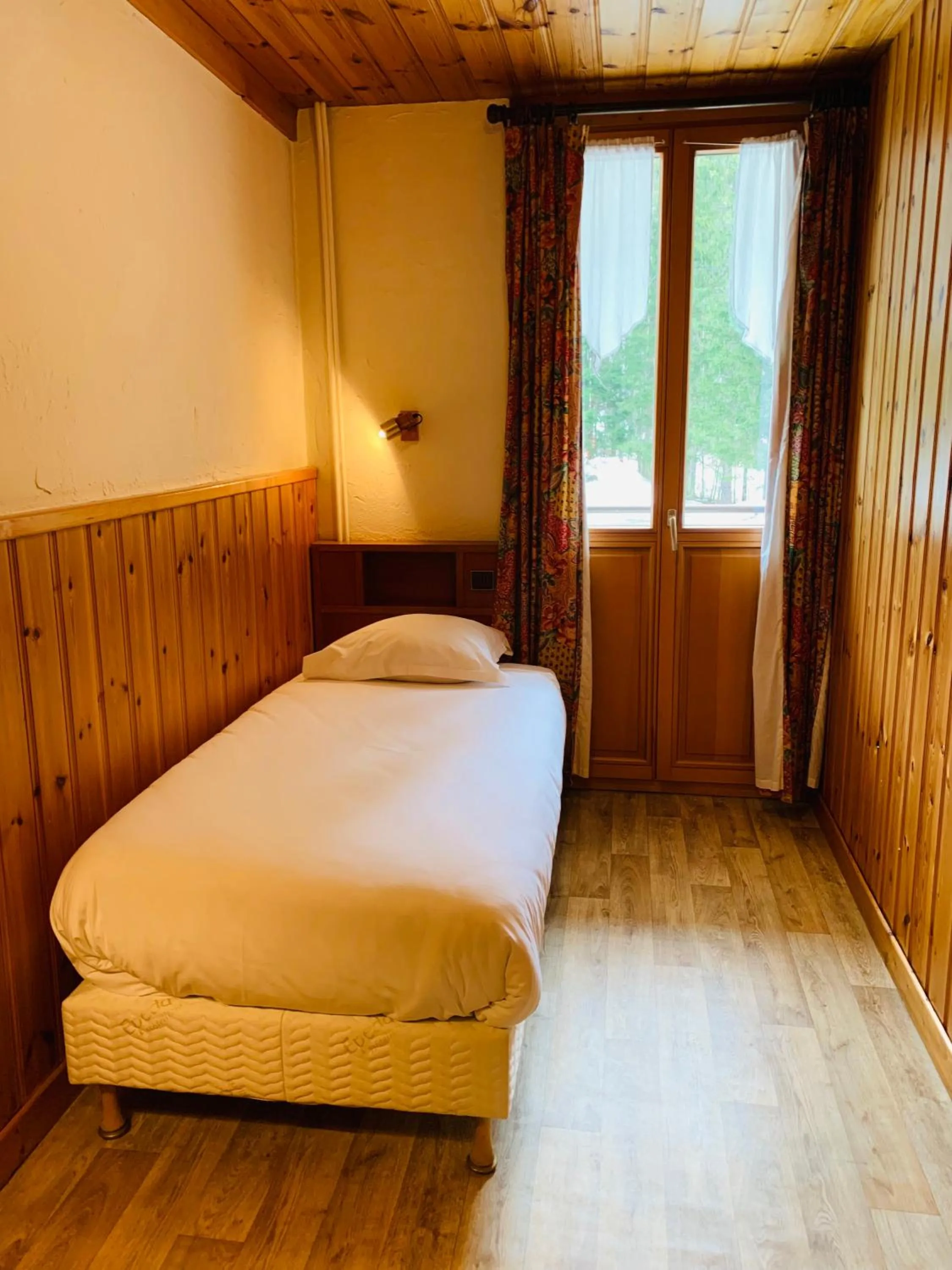 Bed in L'Arveyron Open House