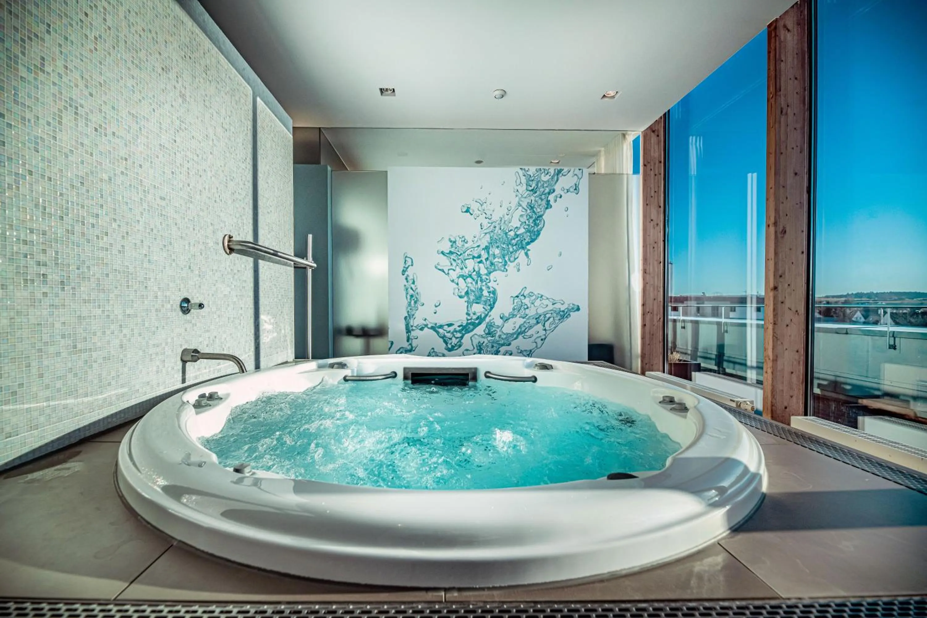 Hot Tub in Romantik Hotel Kleber Post