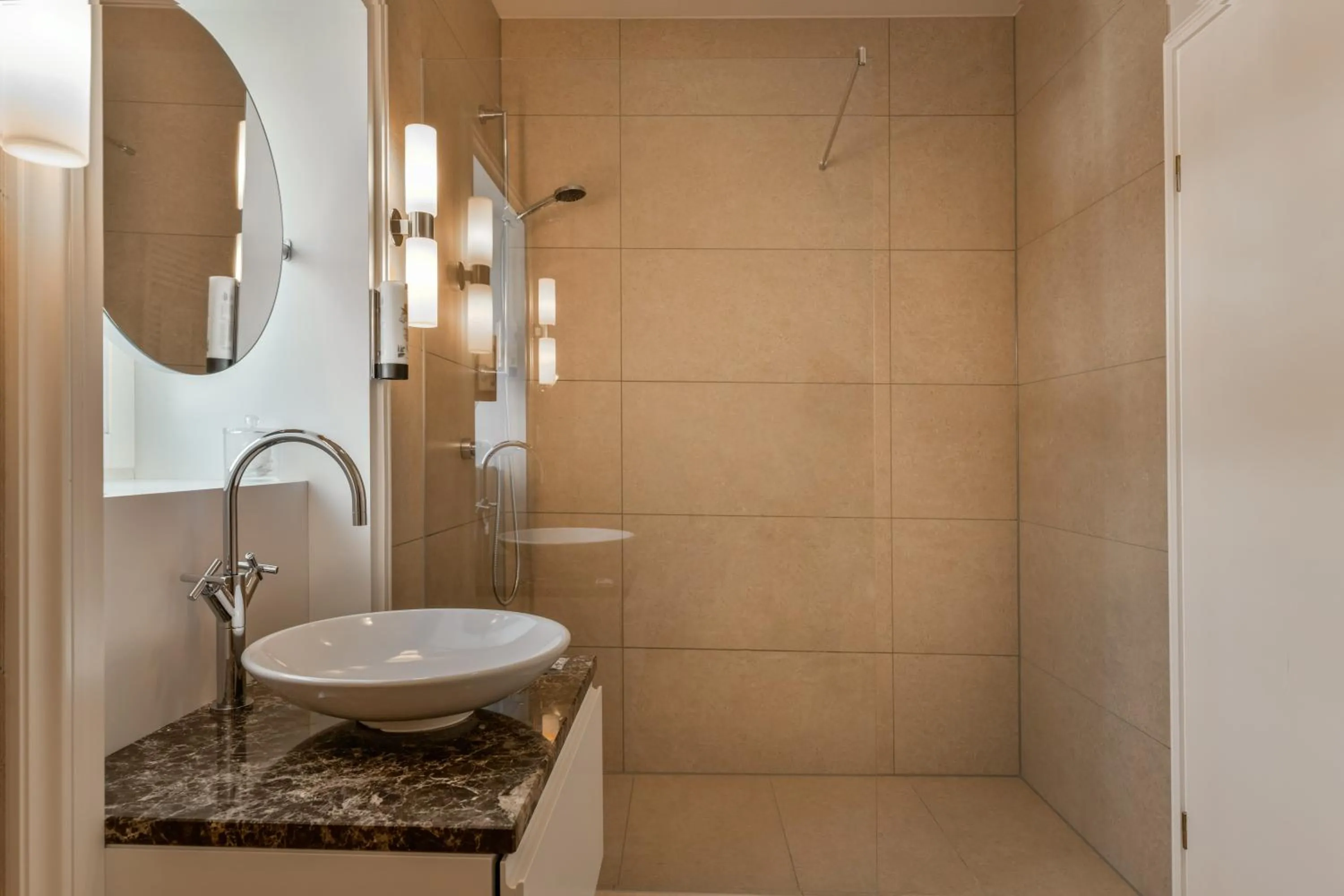 Bathroom in Romantik Hotel Kleber Post